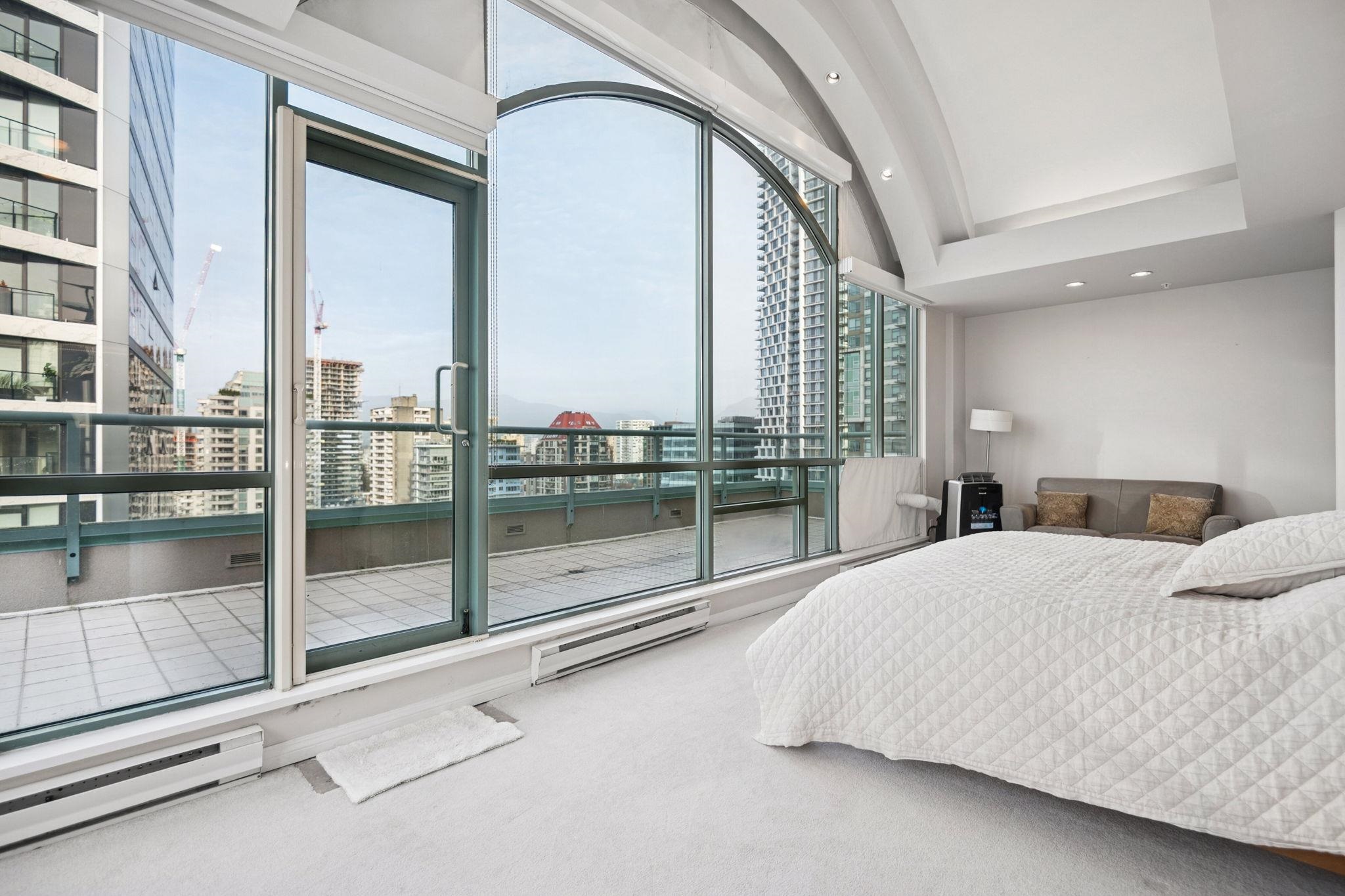 PH 3-4 1383 HOWE STREET Unit: PH 3-4