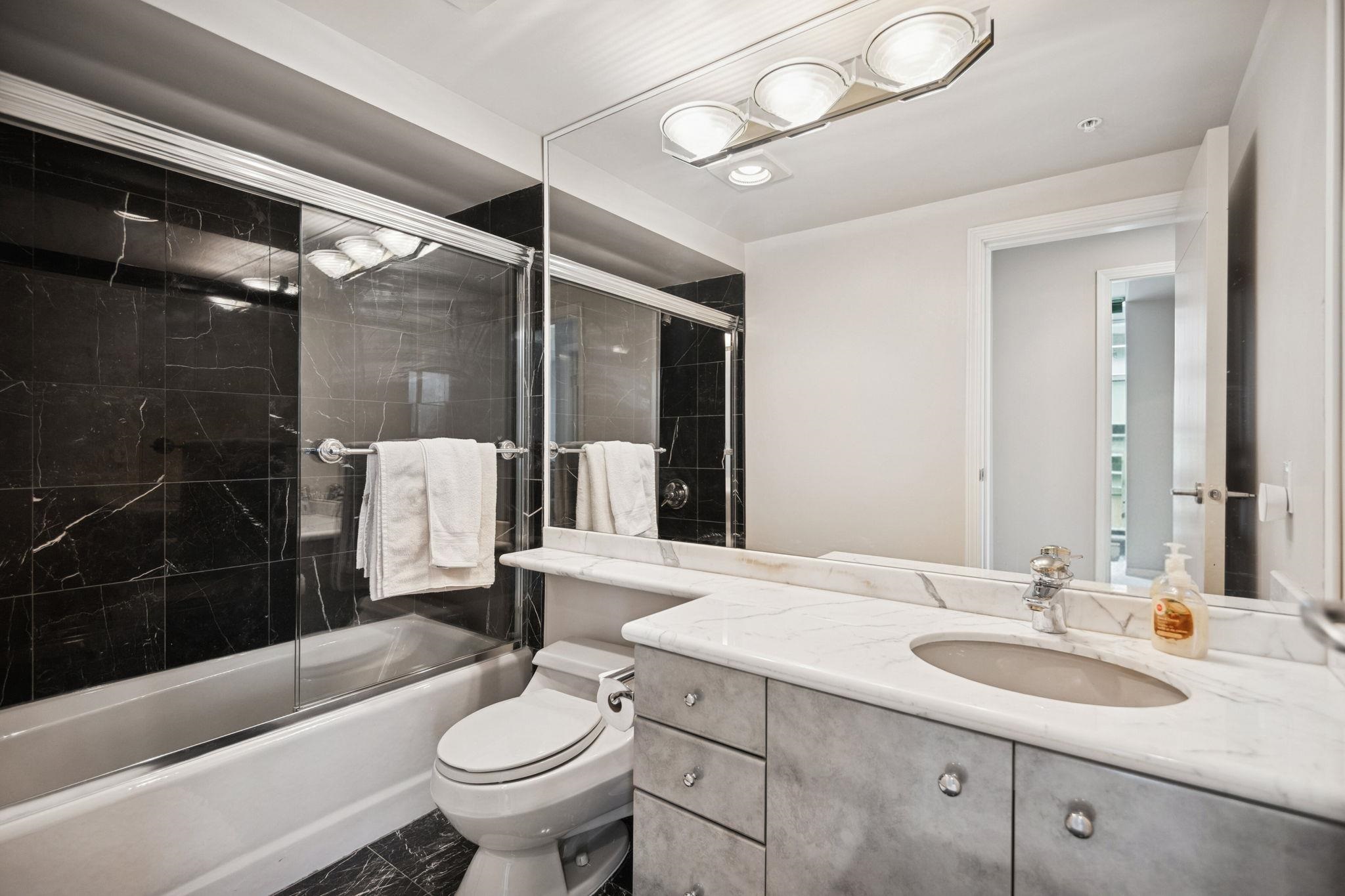 PH 3-4 1383 HOWE STREET Unit: PH 3-4