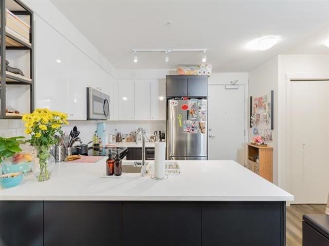 416 2525 CLARKE STREET Unit: 416