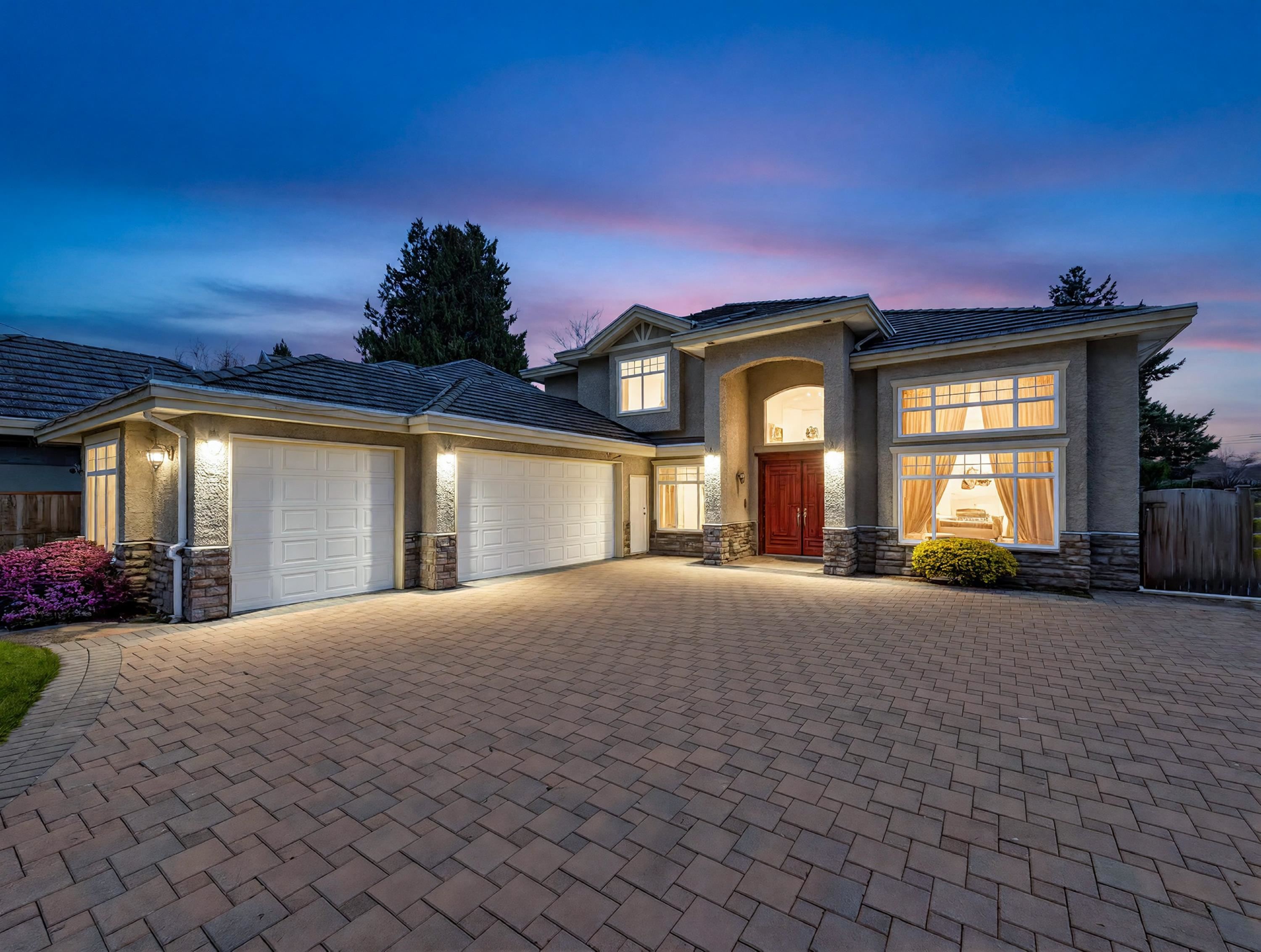 9140 PINEWELL CRESCENT