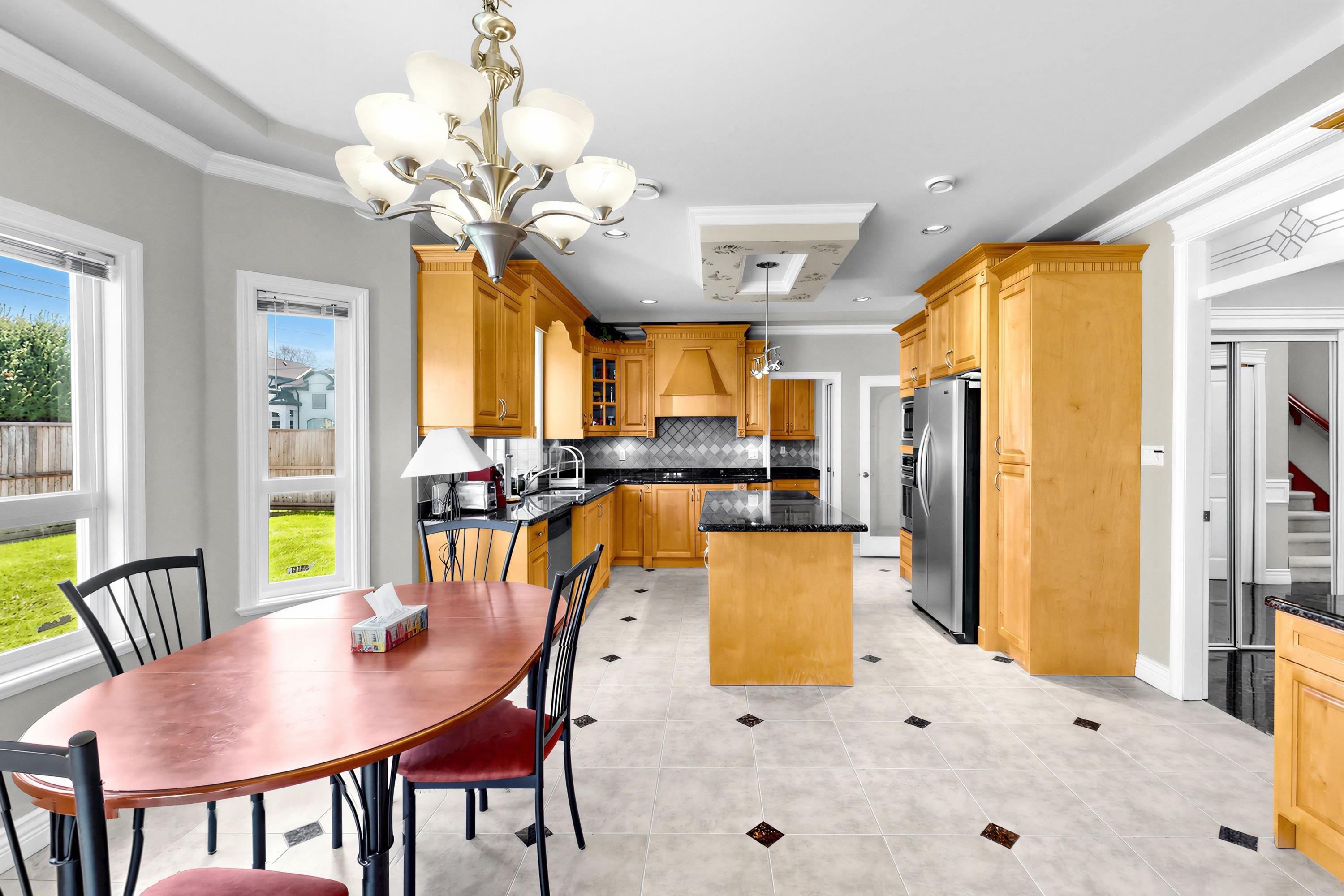 9140 PINEWELL CRESCENT