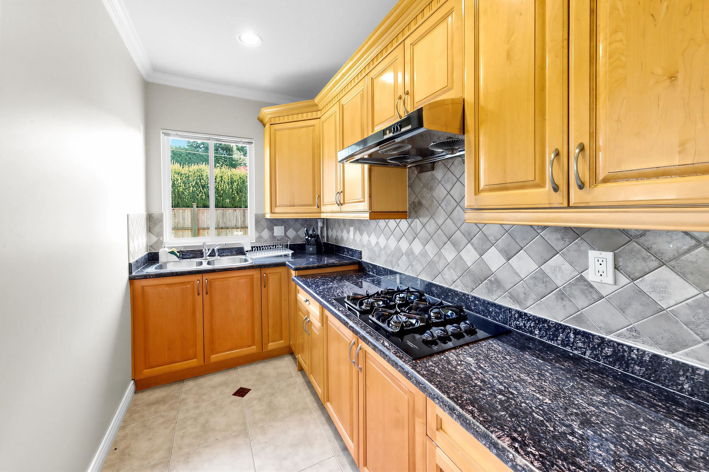 9140 PINEWELL CRESCENT