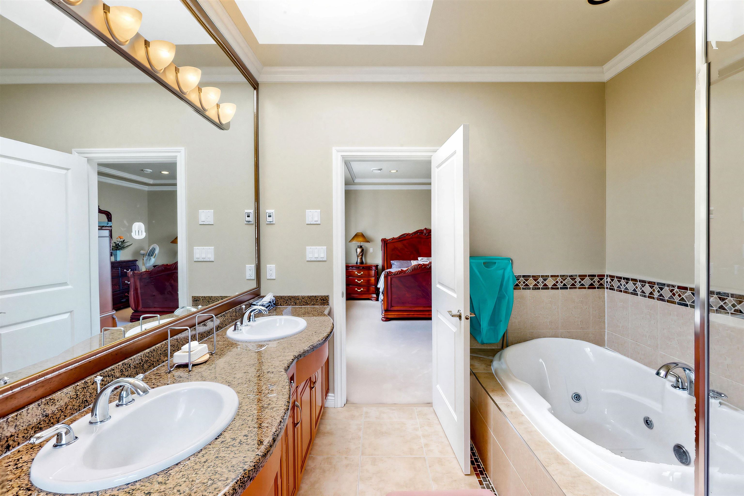 9140 PINEWELL CRESCENT