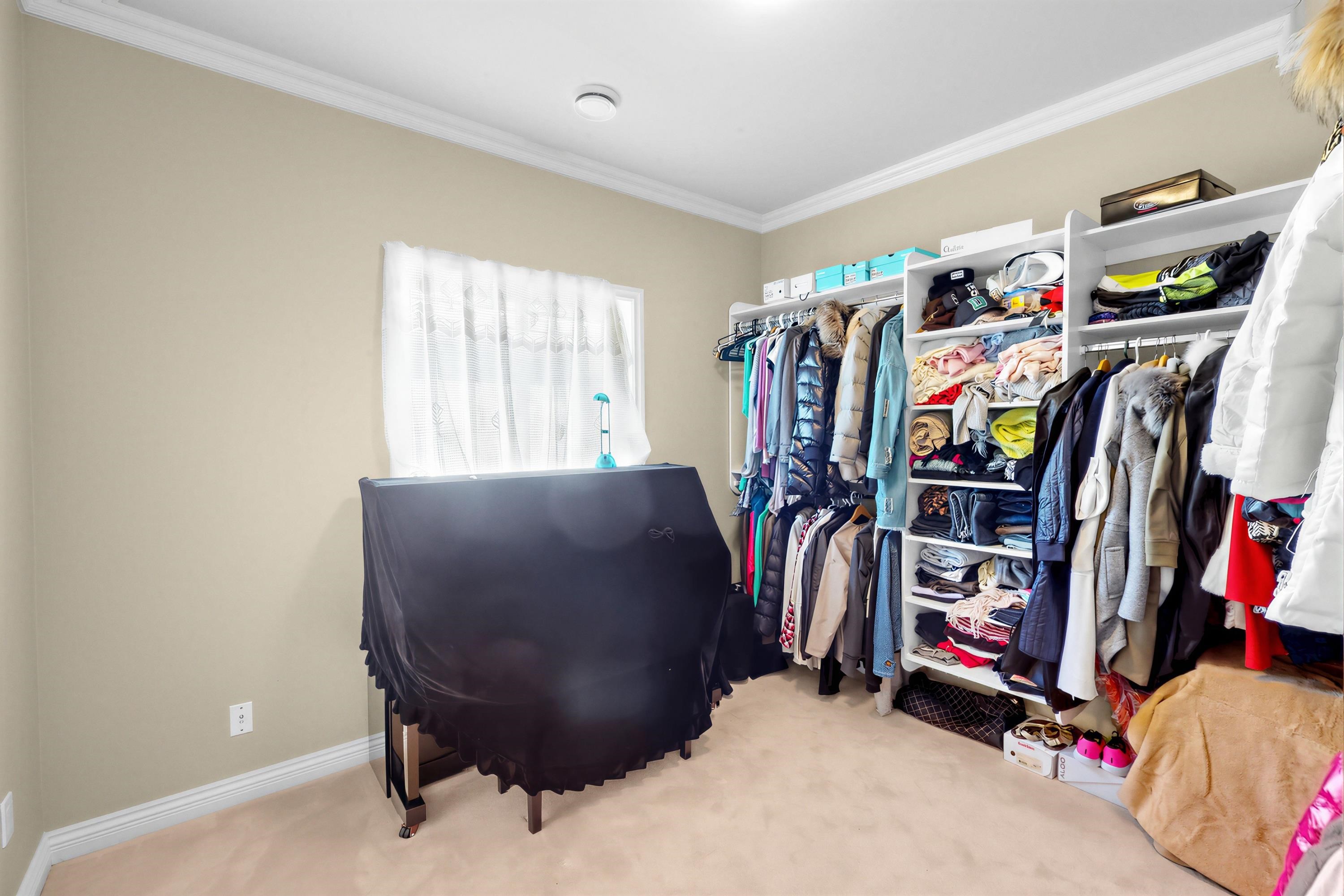 9140 PINEWELL CRESCENT
