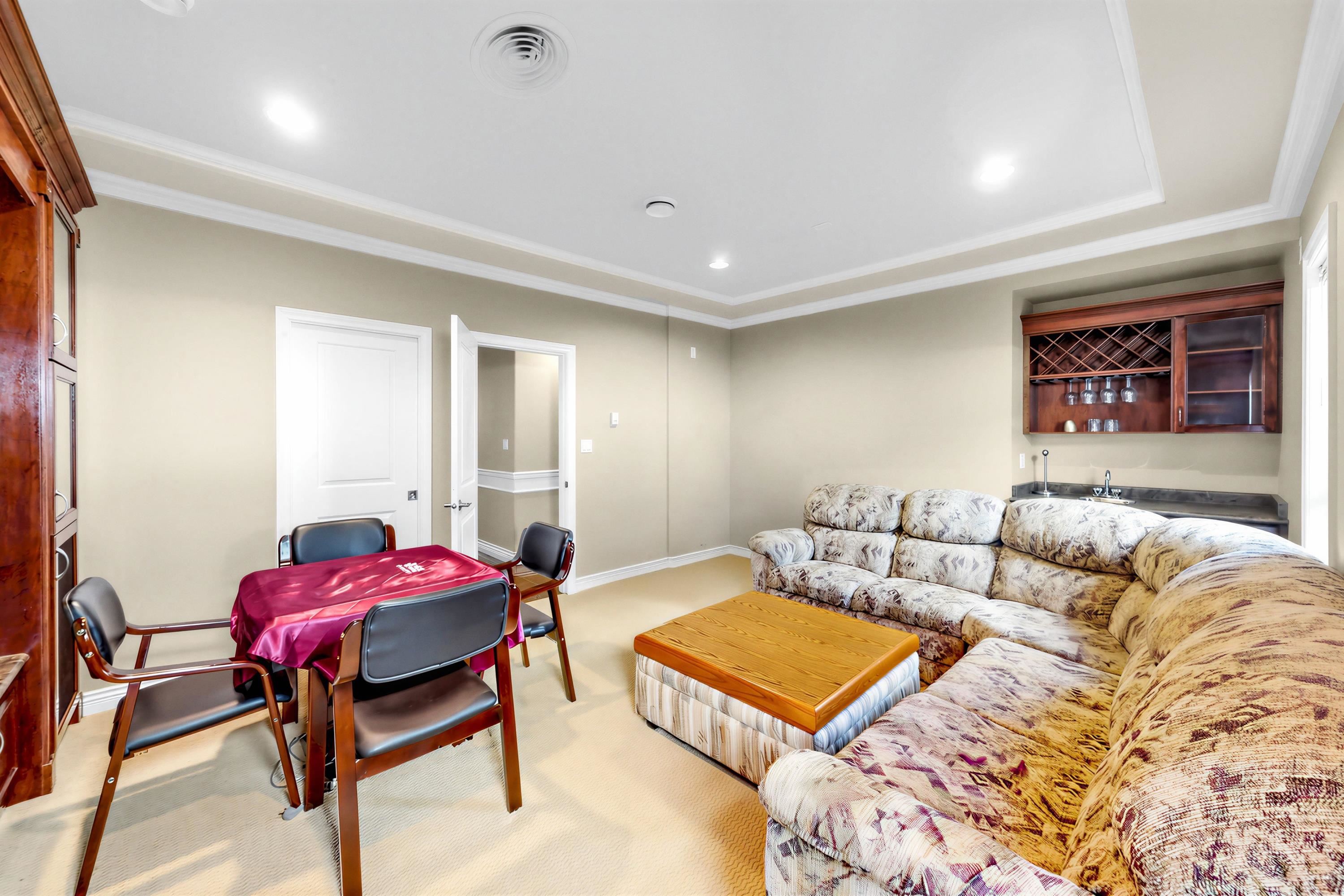 9140 PINEWELL CRESCENT
