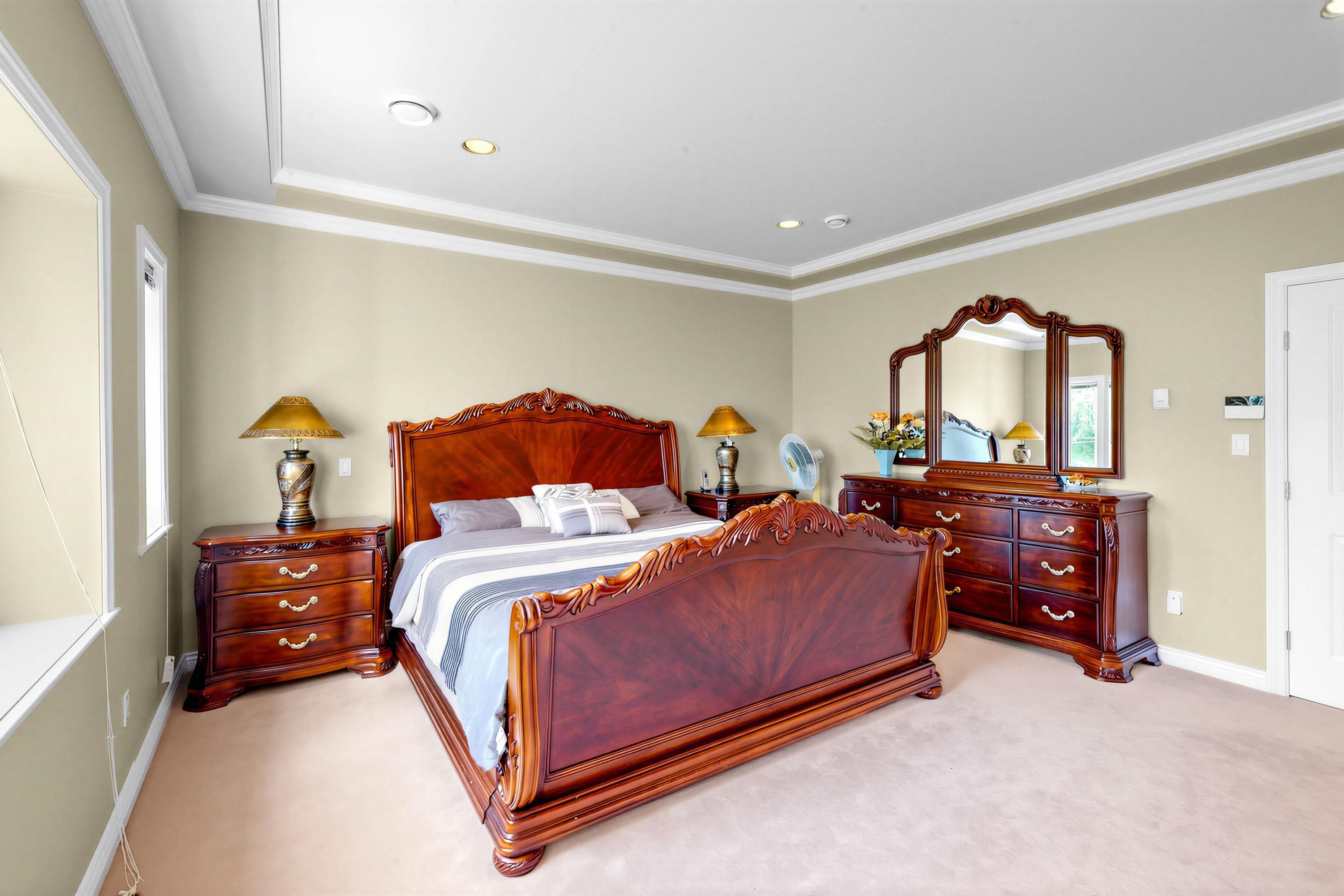 9140 PINEWELL CRESCENT