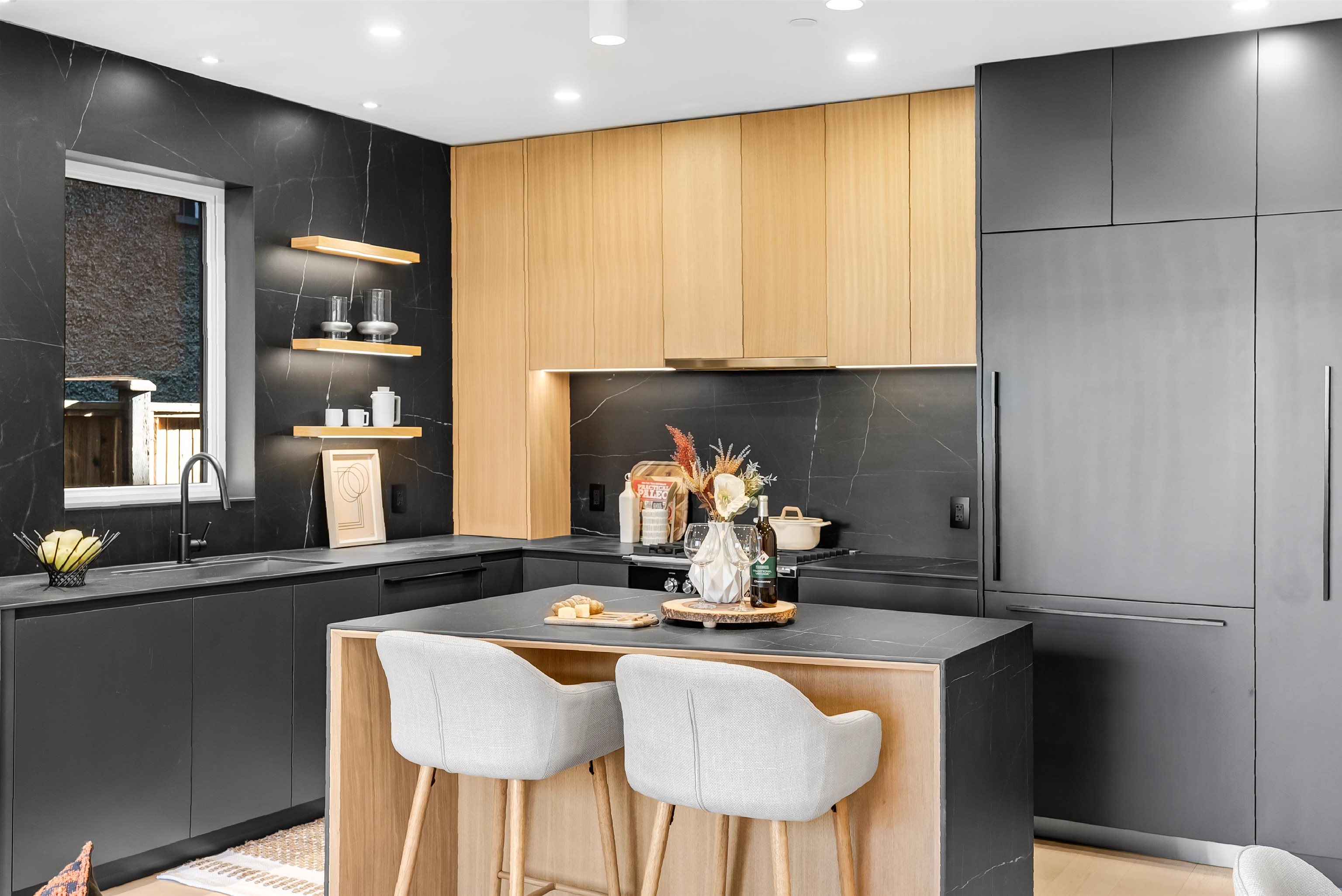 1 2764 W 14TH AVENUE Unit: 1