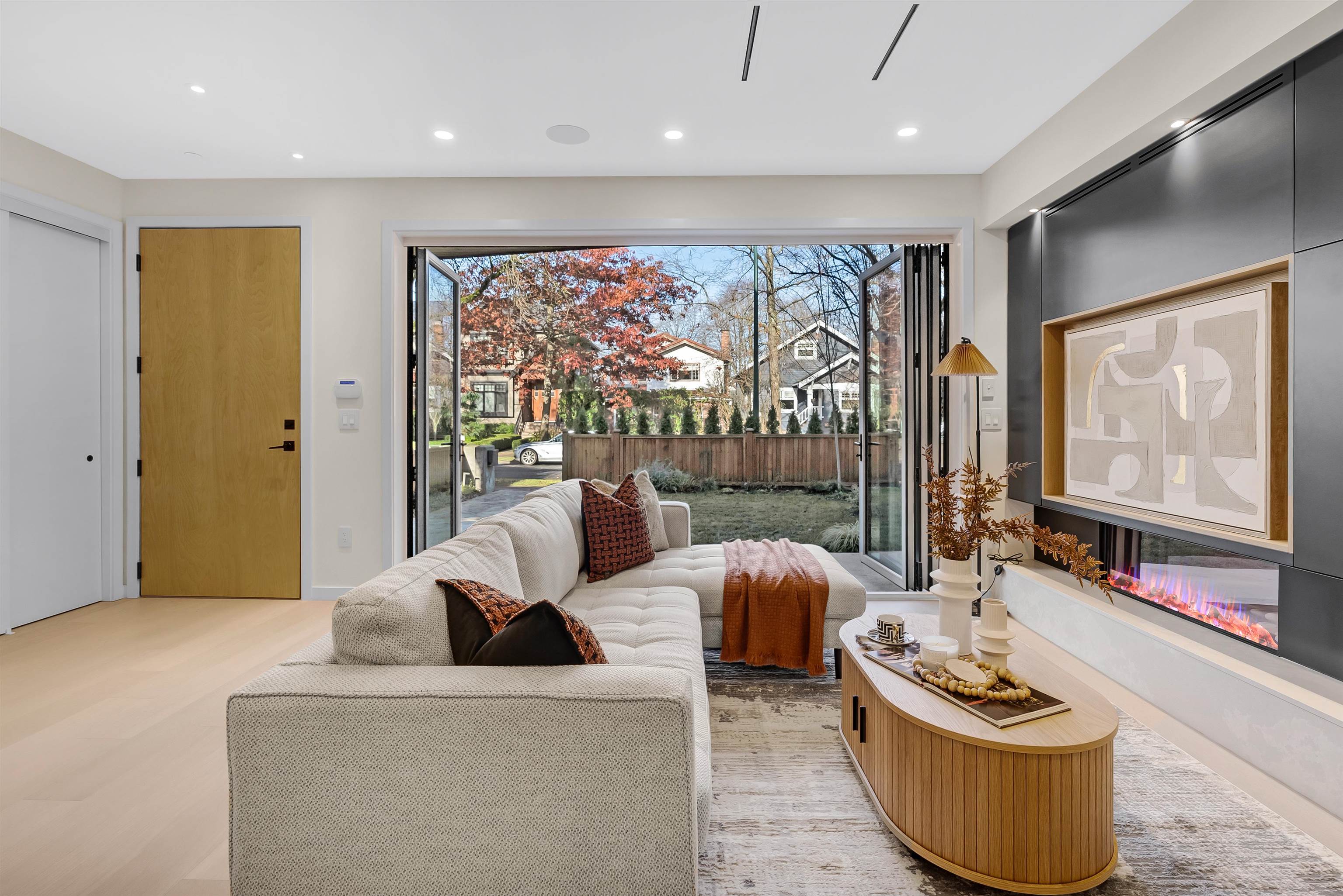 2 2764 W 14TH AVENUE Unit: 2