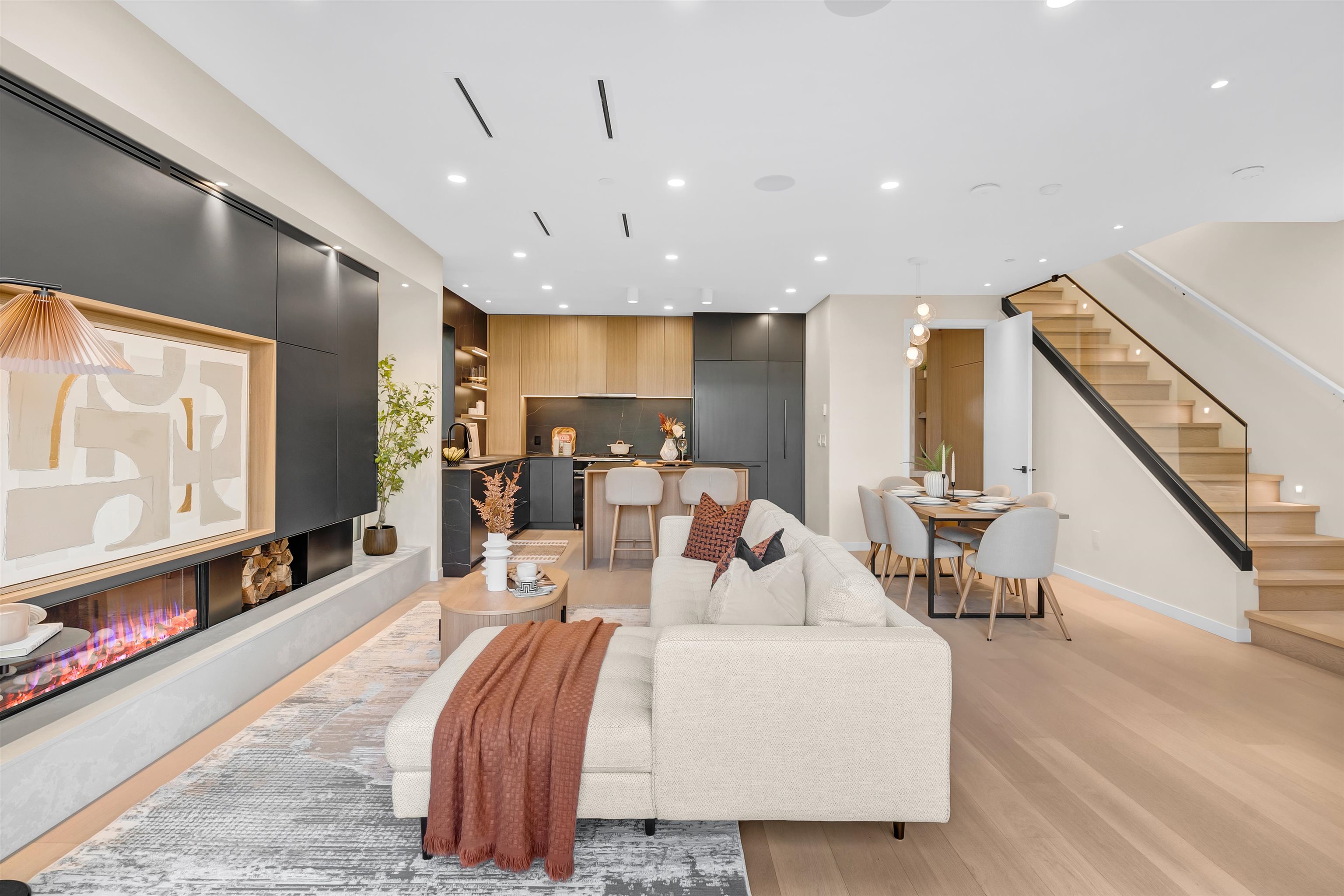 2 2764 W 14TH AVENUE Unit: 2