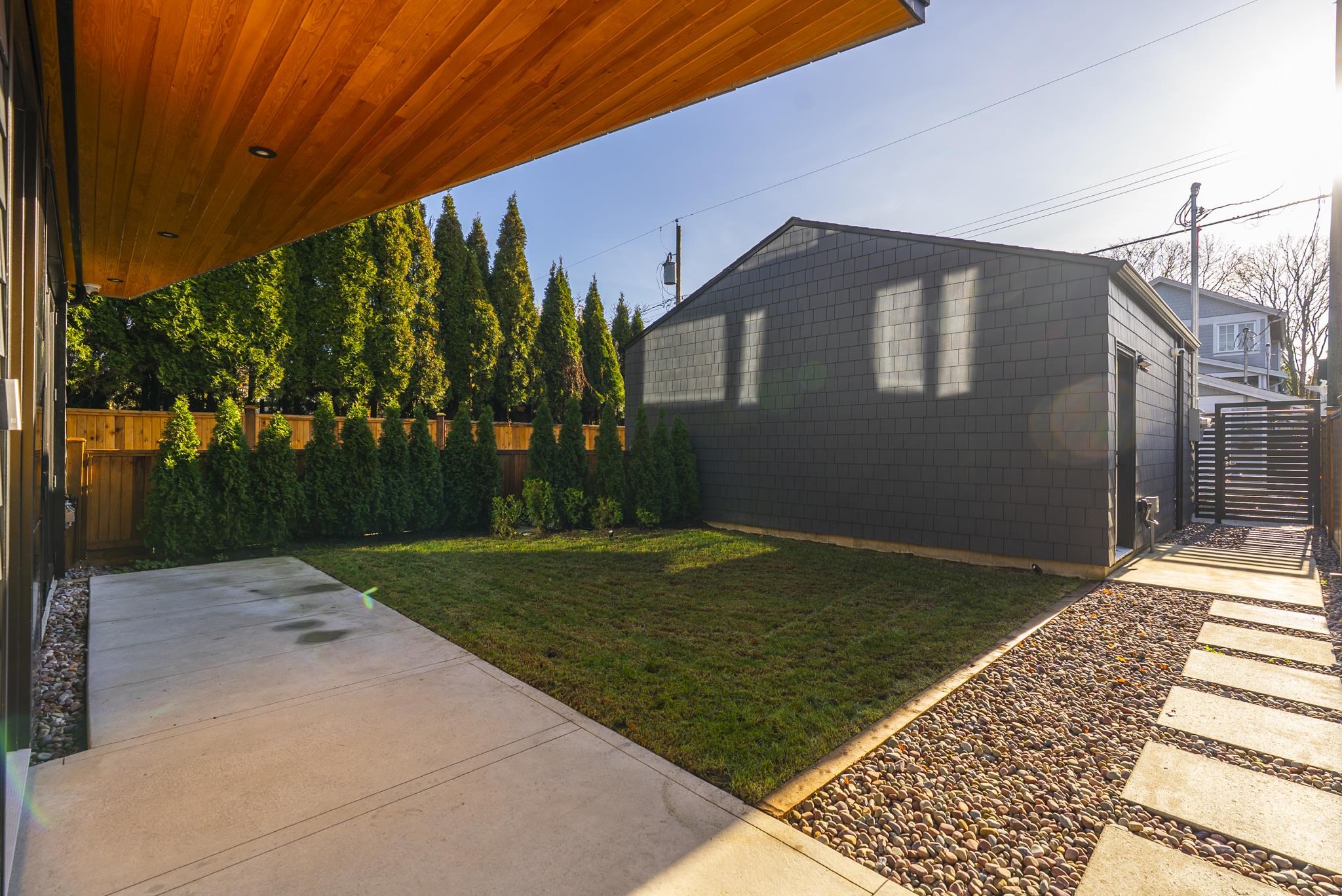 2 2764 W 14TH AVENUE Unit: 2