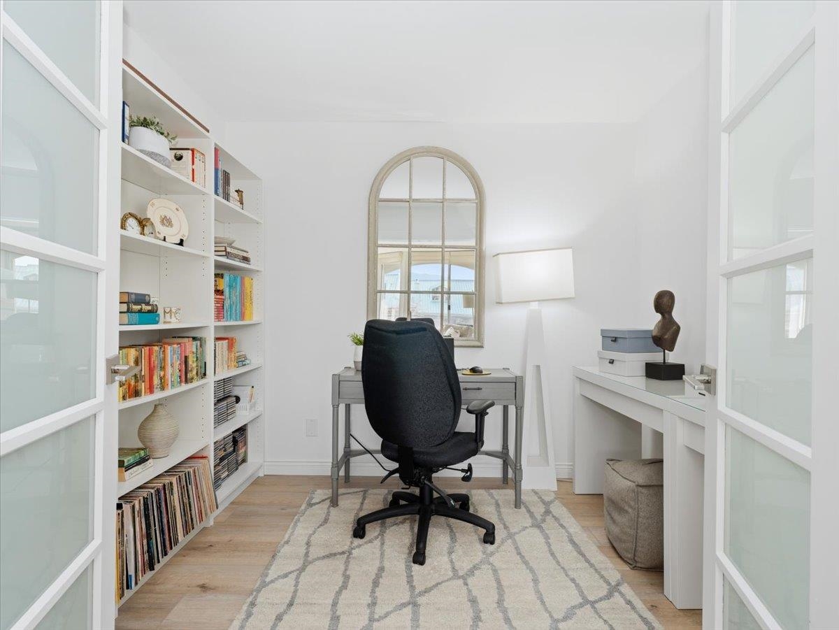 209 168 CHADWICK COURT Unit: 209