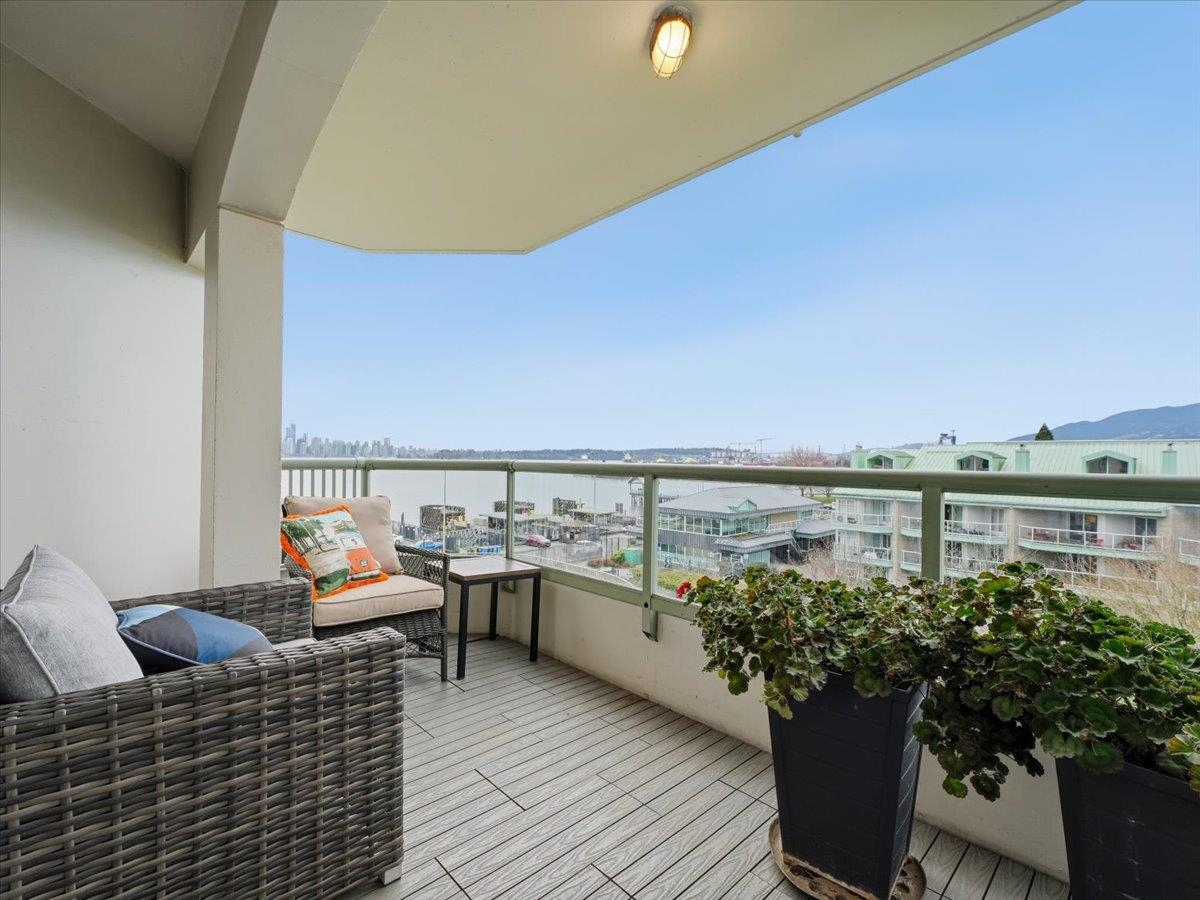 209 168 CHADWICK COURT Unit: 209