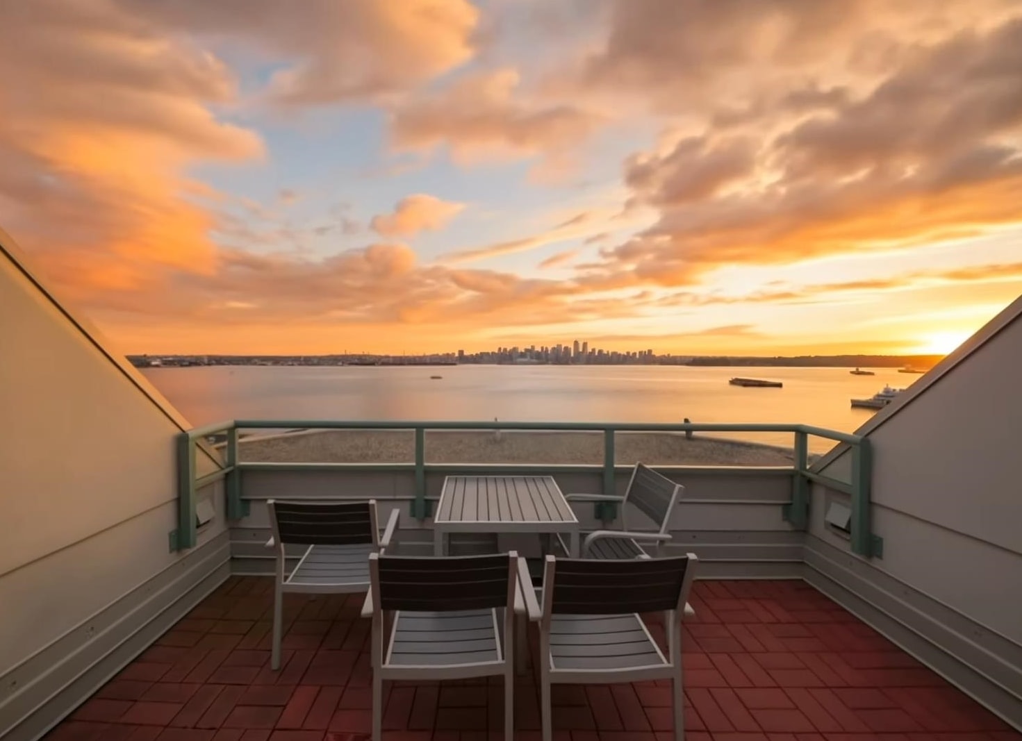 209 168 CHADWICK COURT Unit: 209