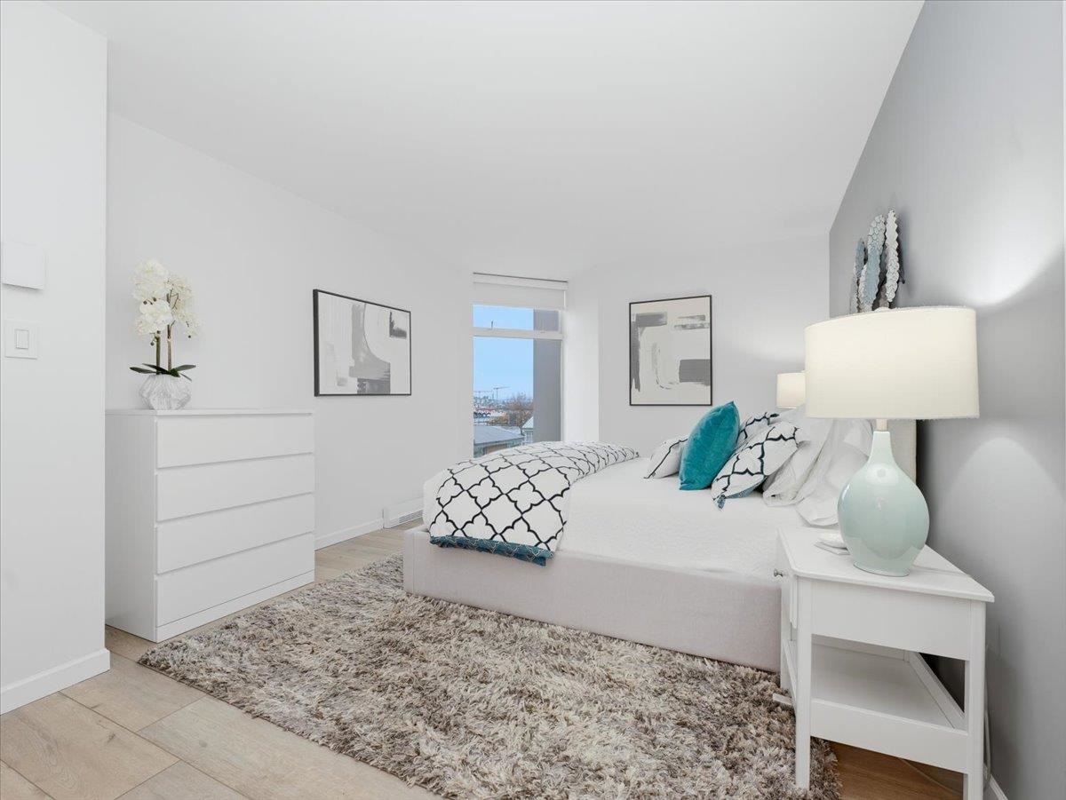 209 168 CHADWICK COURT Unit: 209