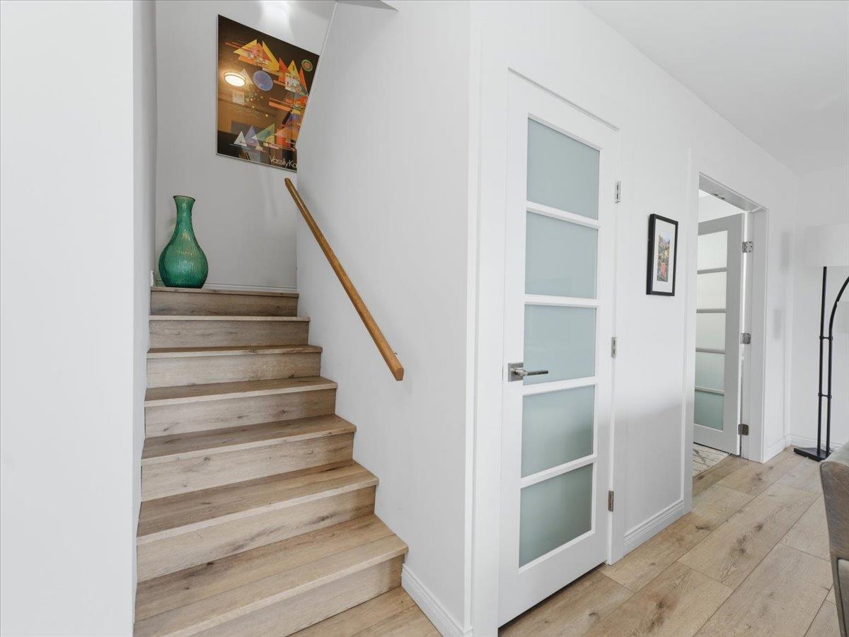 209 168 CHADWICK COURT Unit: 209