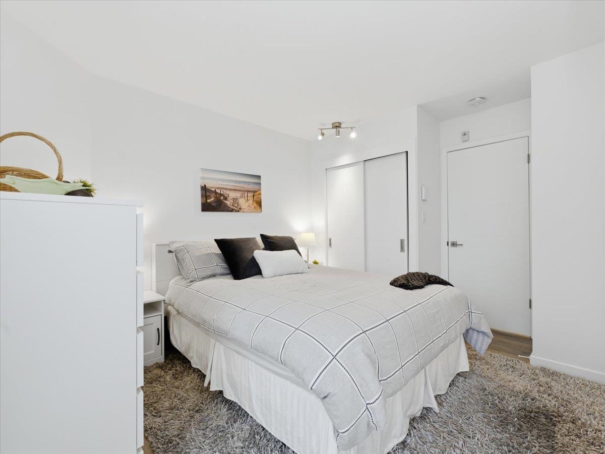 209 168 CHADWICK COURT Unit: 209