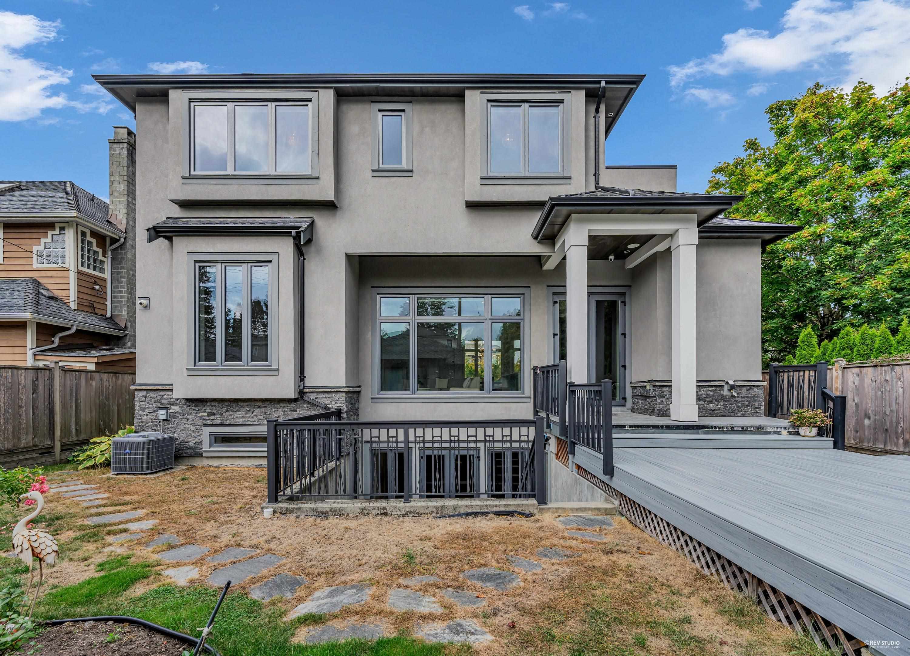 2328 MCBAIN AVENUE