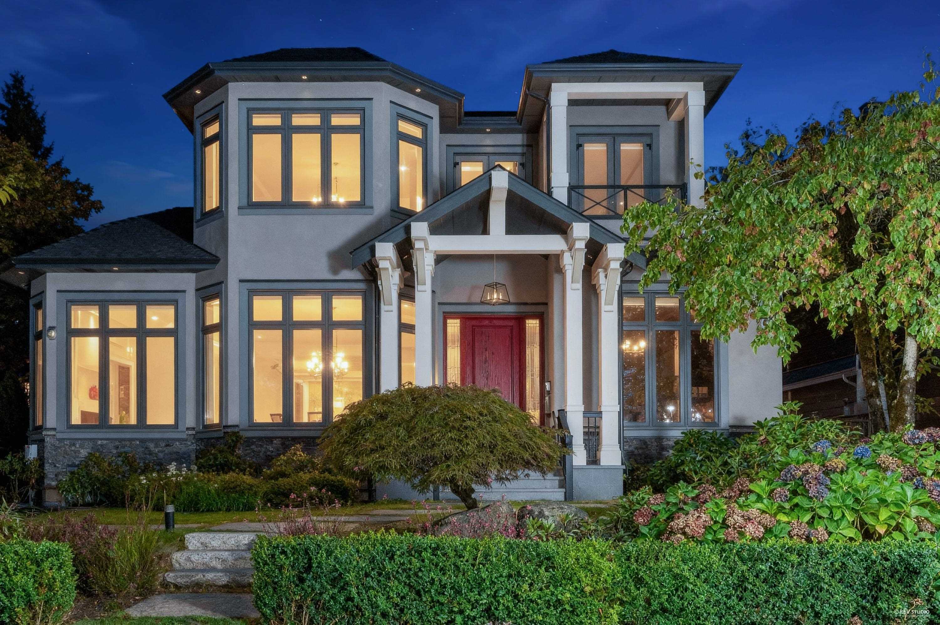 2328 MCBAIN AVENUE