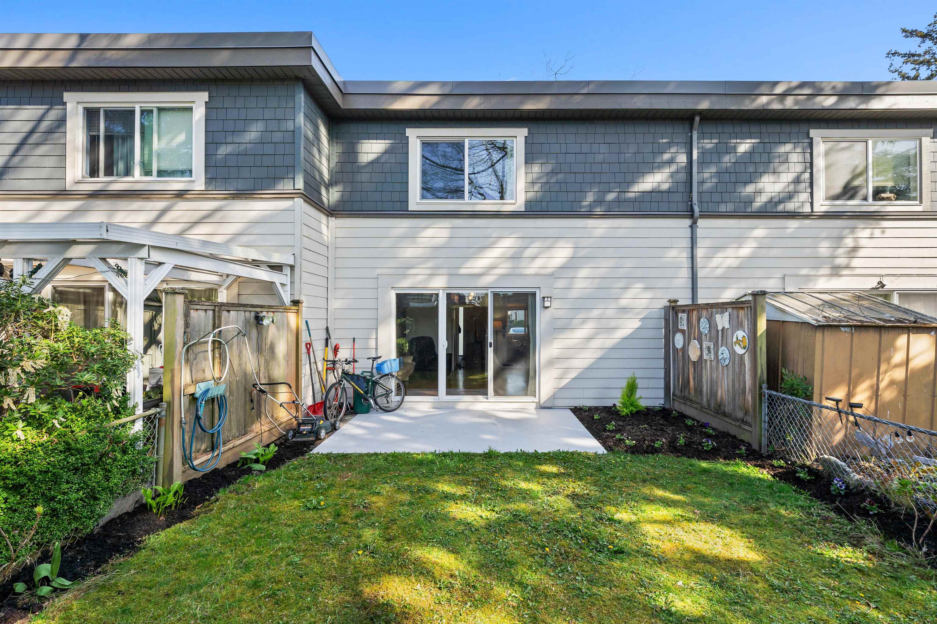 42 3151 SPRINGFIELD DRIVE Unit: 42