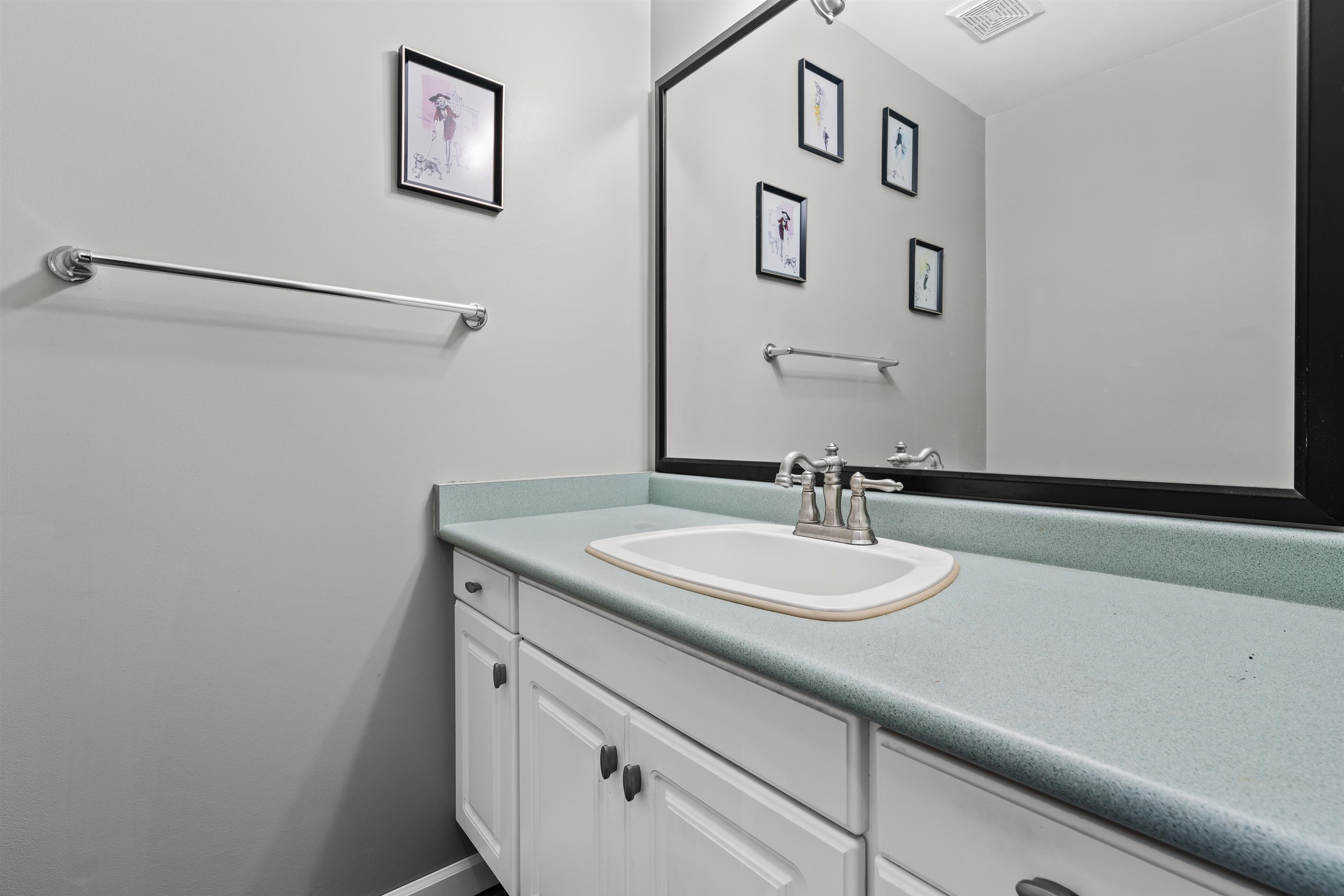 42 3151 SPRINGFIELD DRIVE Unit: 42