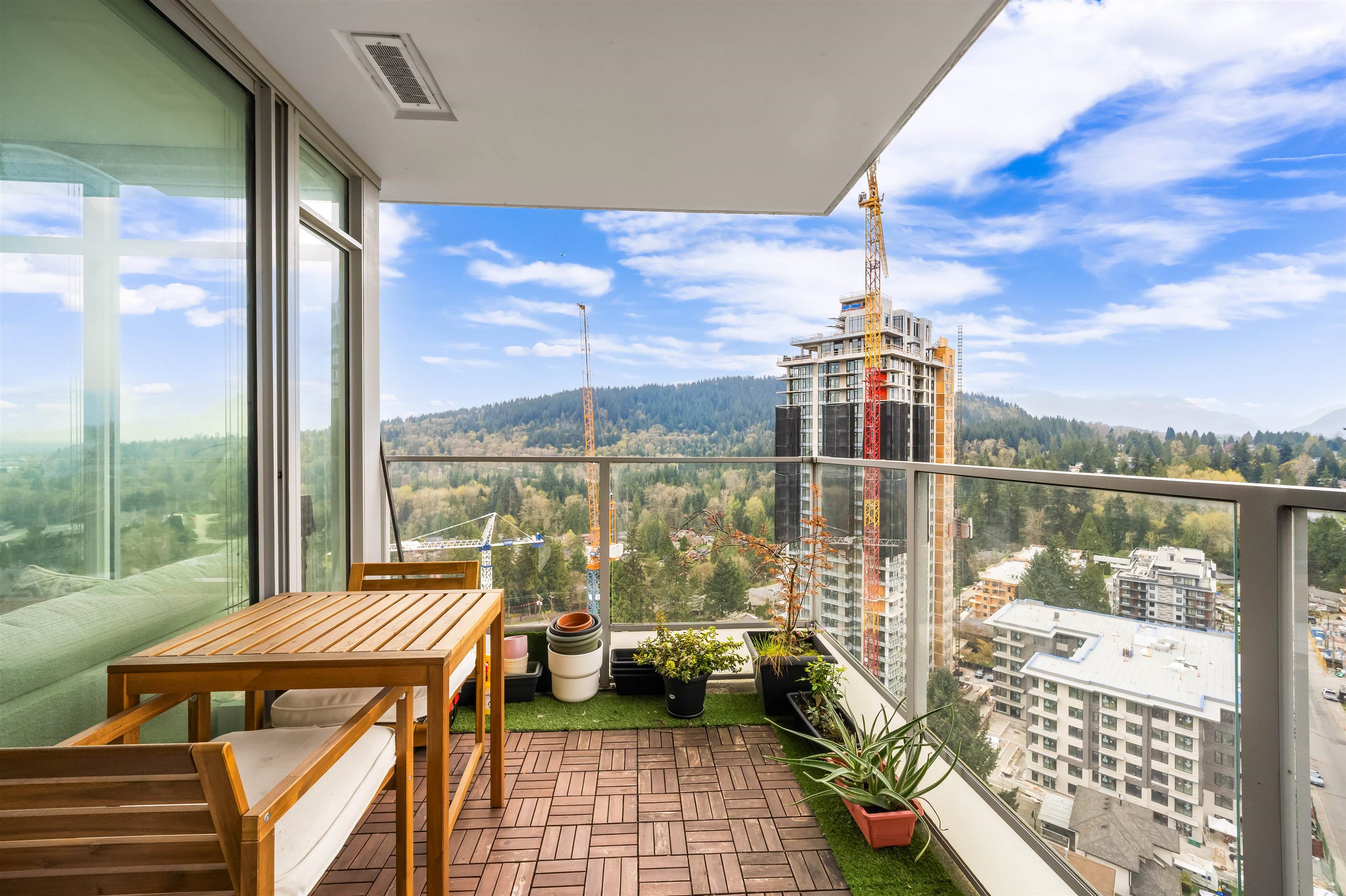 2005 520 COMO LAKE AVENUE Unit: 2005