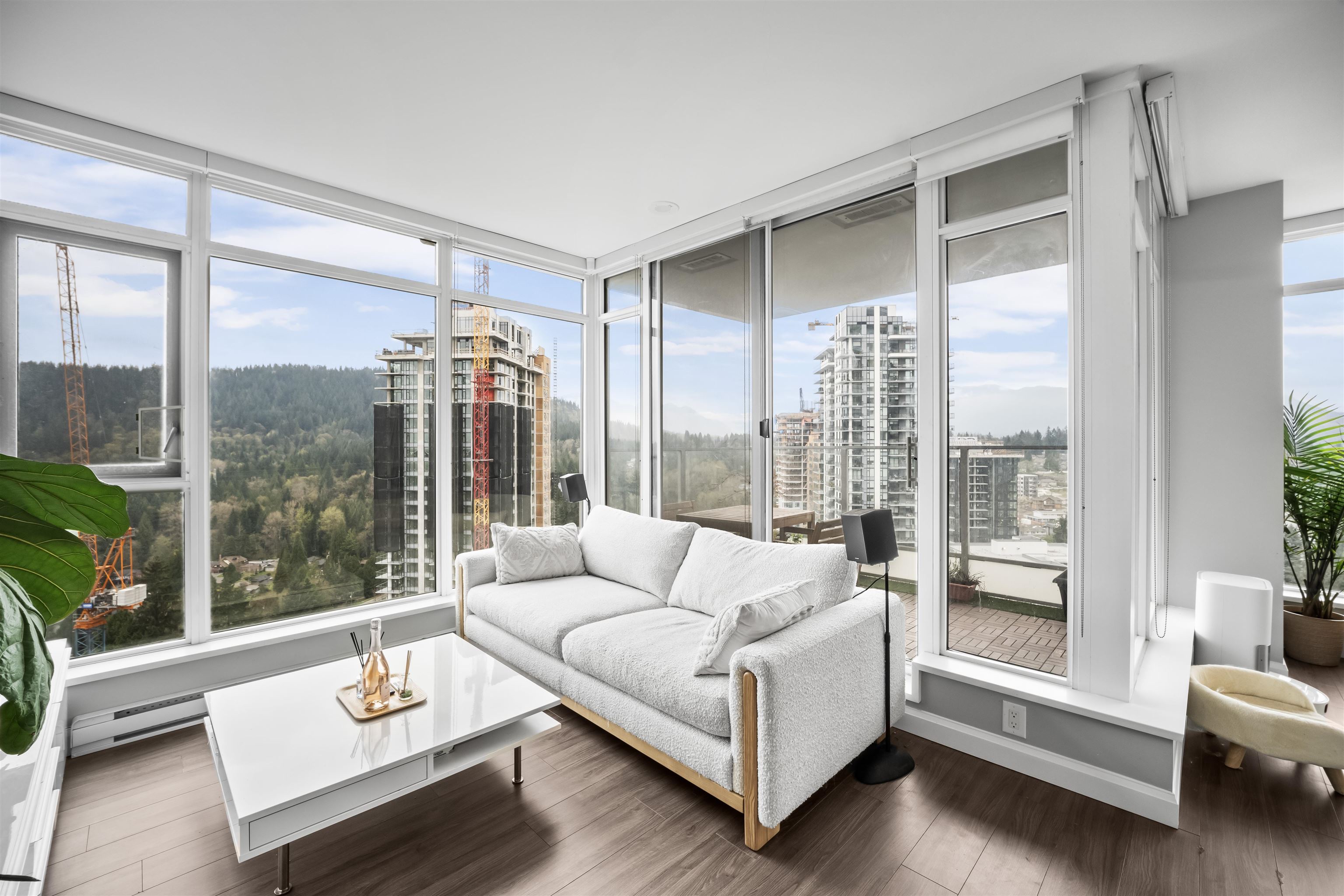 2005 520 COMO LAKE AVENUE Unit: 2005