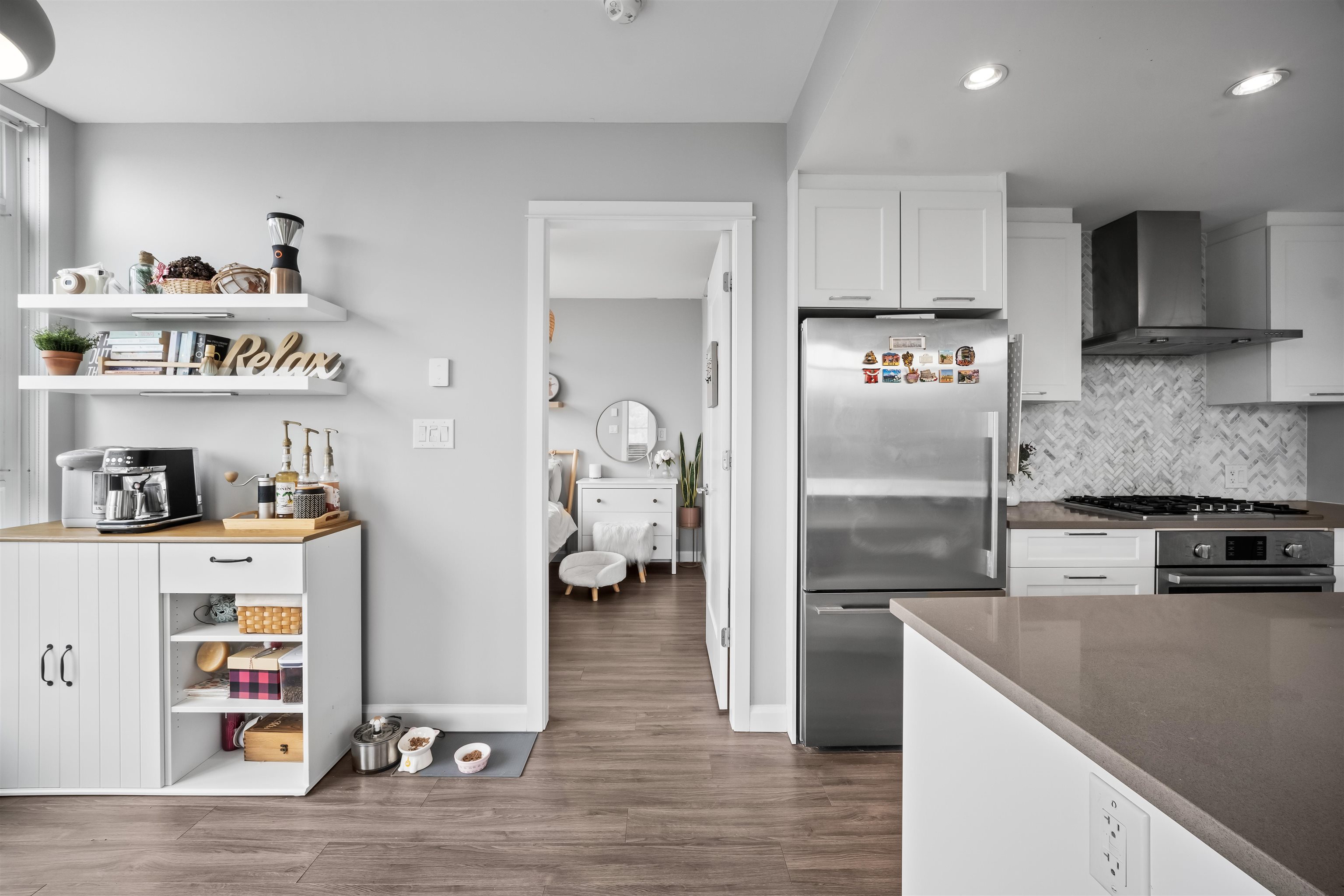 2005 520 COMO LAKE AVENUE Unit: 2005