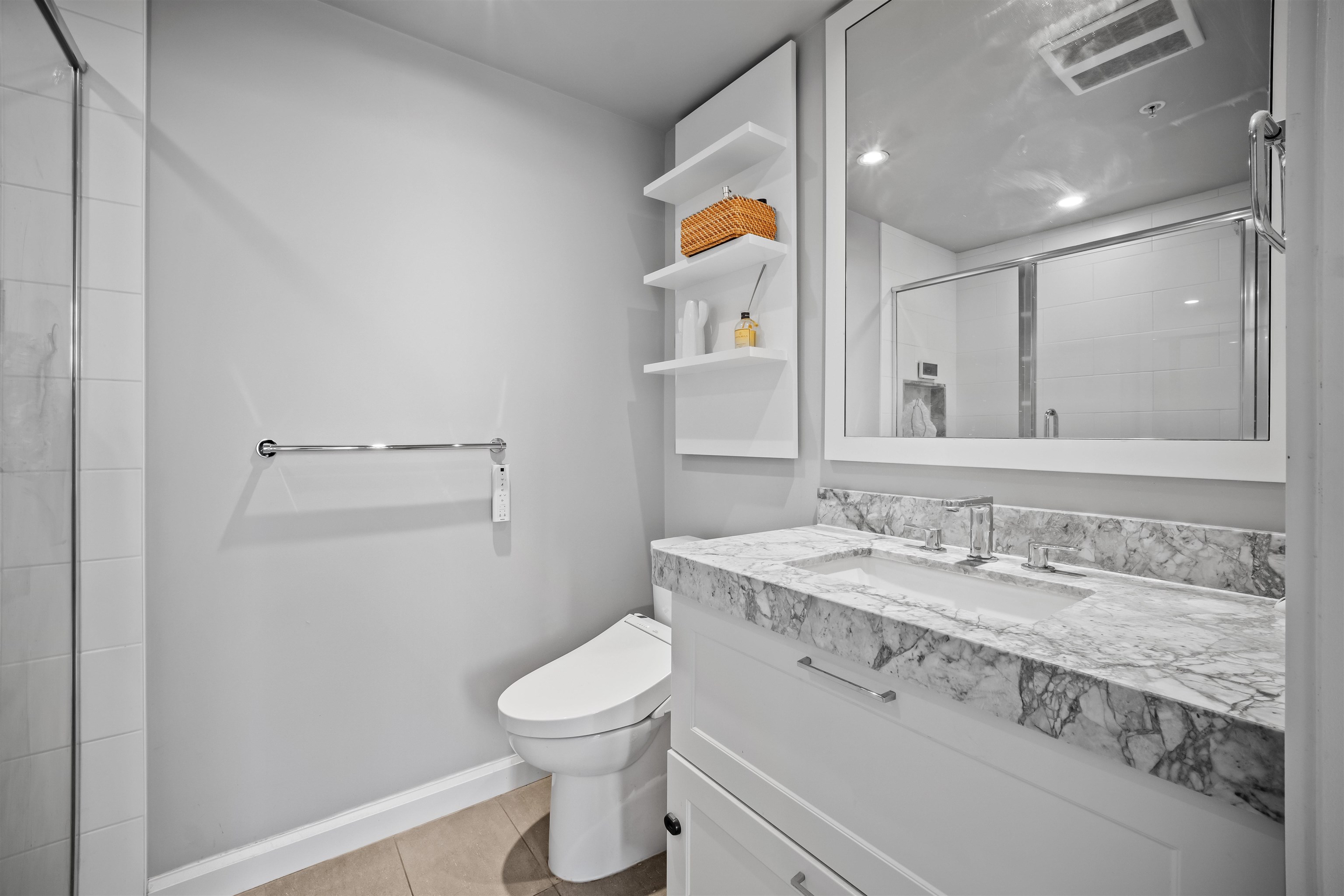 2005 520 COMO LAKE AVENUE Unit: 2005