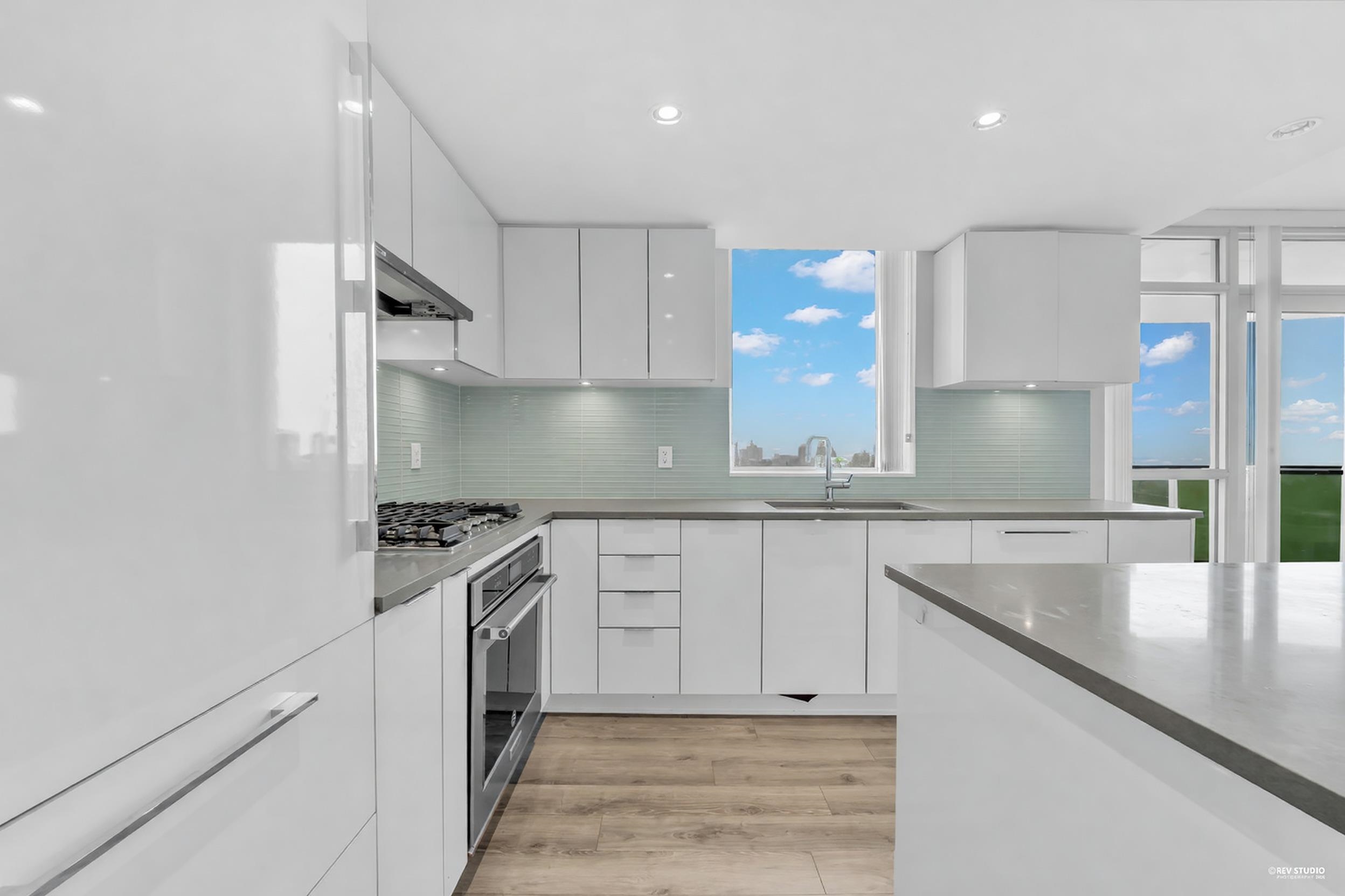 1607 6638 DUNBLANE AVENUE Unit: 1607