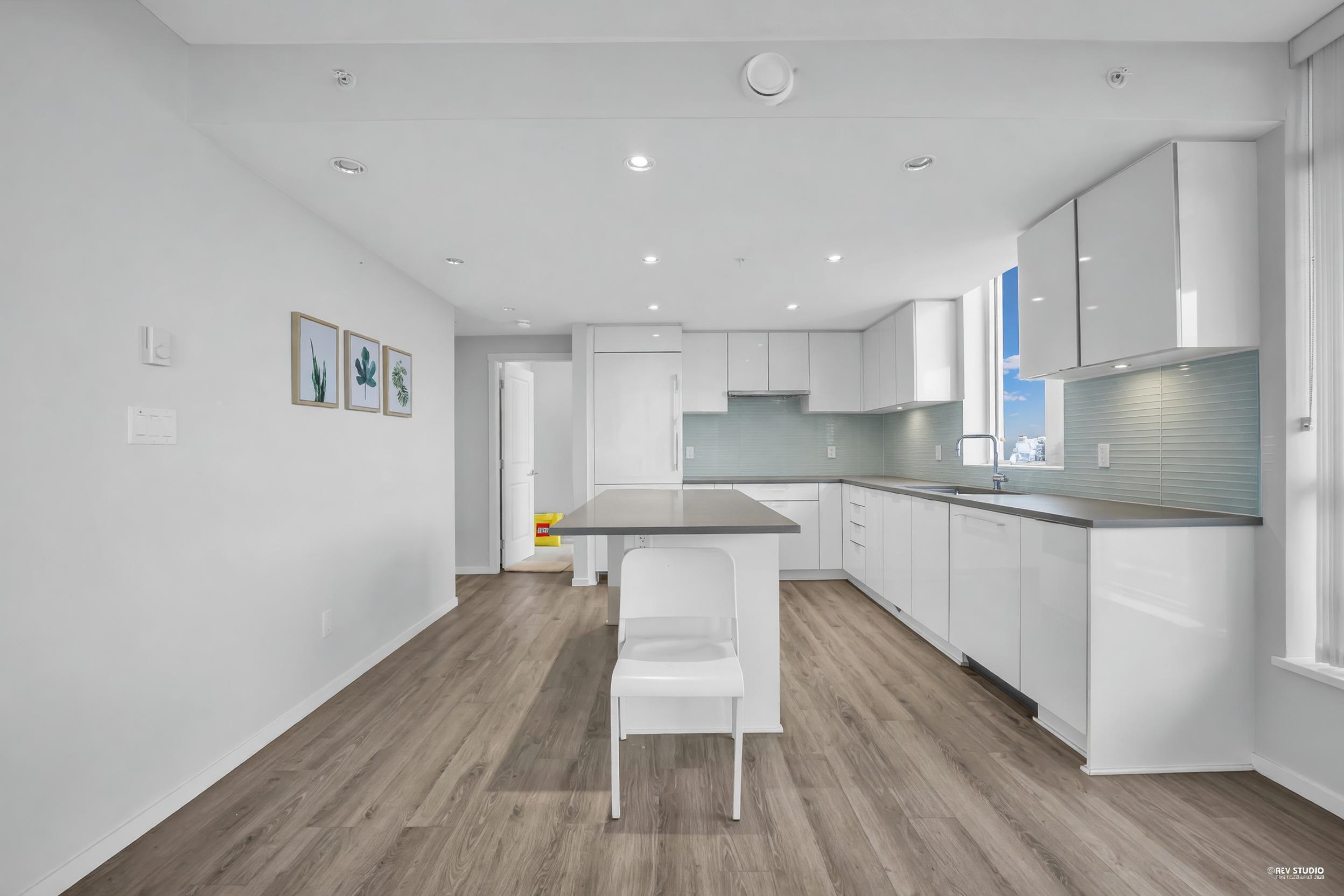 1607 6638 DUNBLANE AVENUE Unit: 1607
