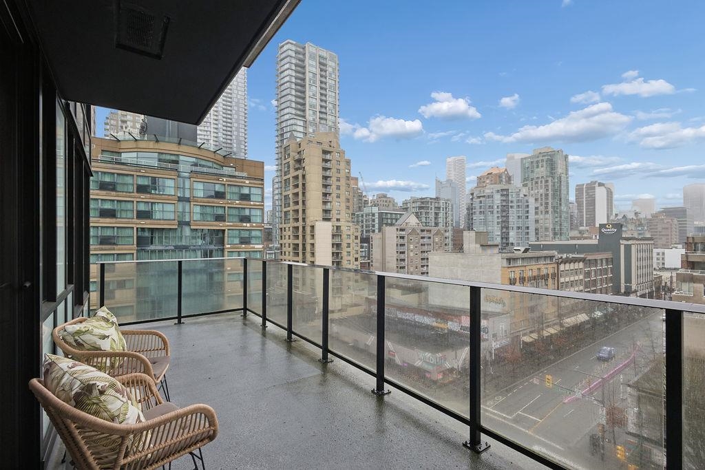 902 1325 ROLSTON STREET Unit: 902
