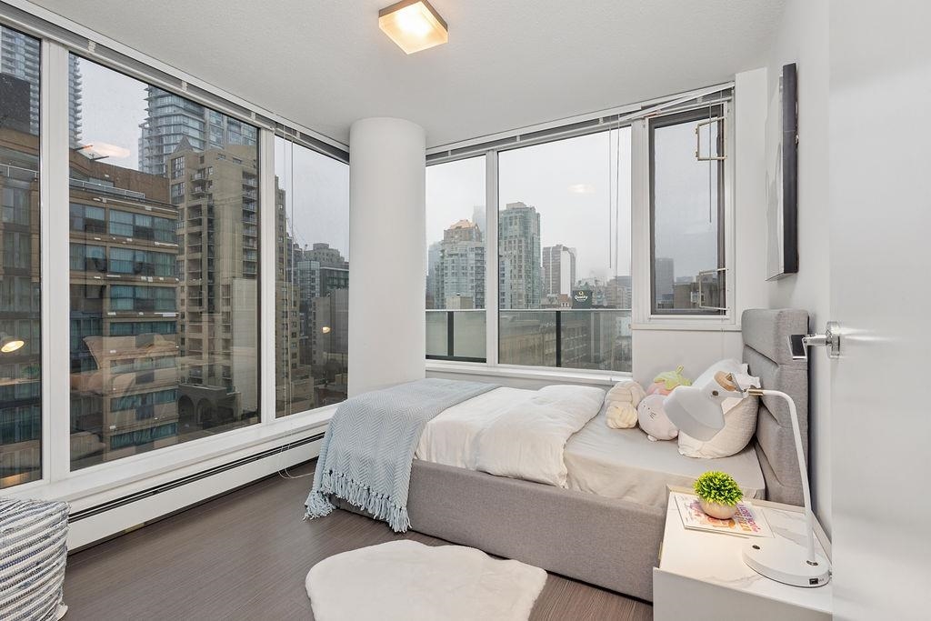902 1325 ROLSTON STREET Unit: 902