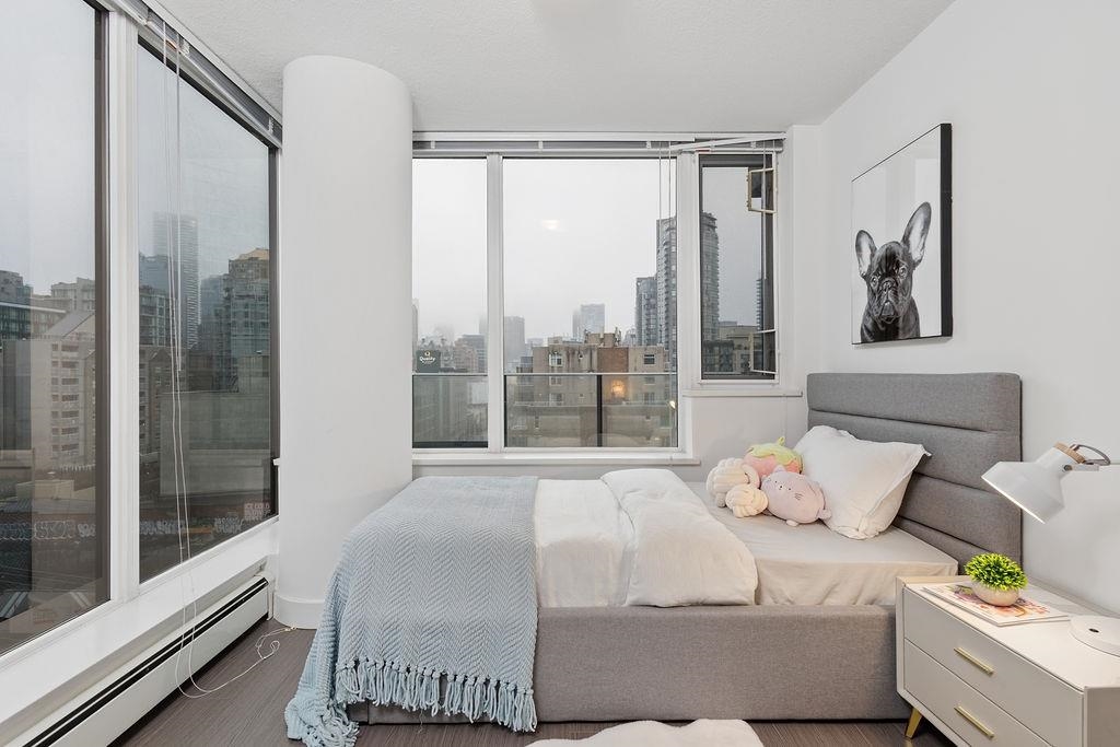 902 1325 ROLSTON STREET Unit: 902