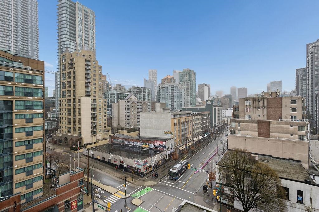 902 1325 ROLSTON STREET Unit: 902
