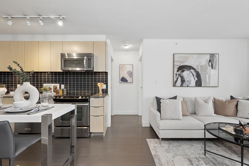 902 1325 ROLSTON STREET Unit: 902