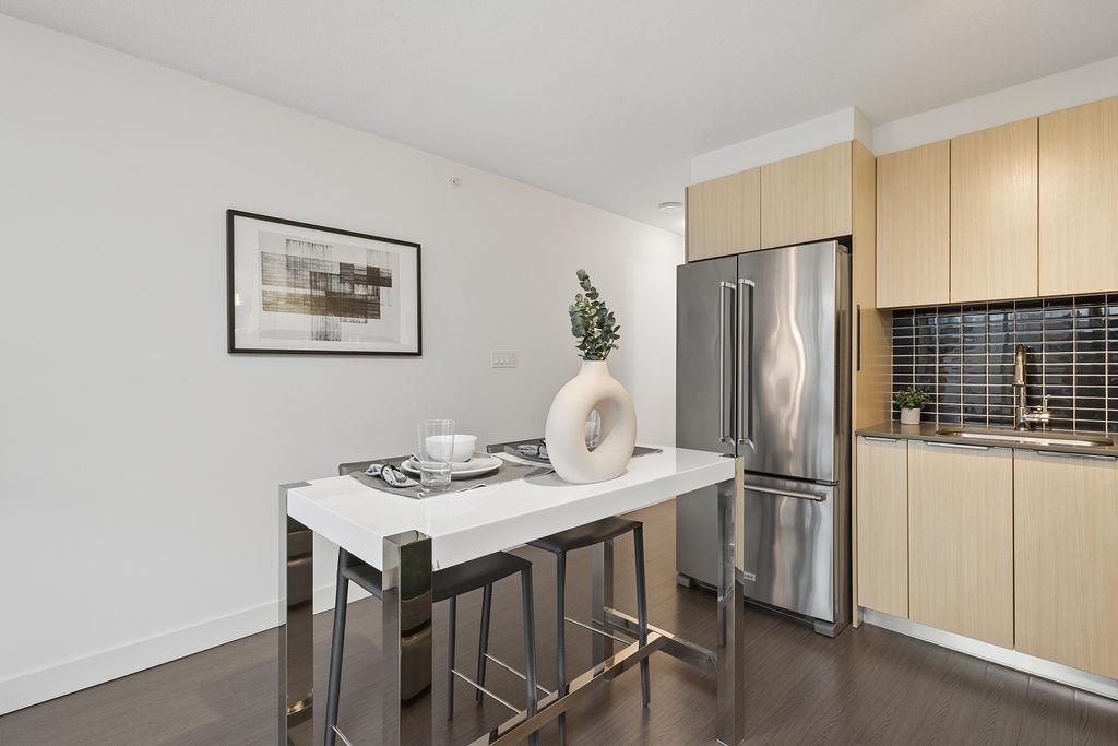 902 1325 ROLSTON STREET Unit: 902