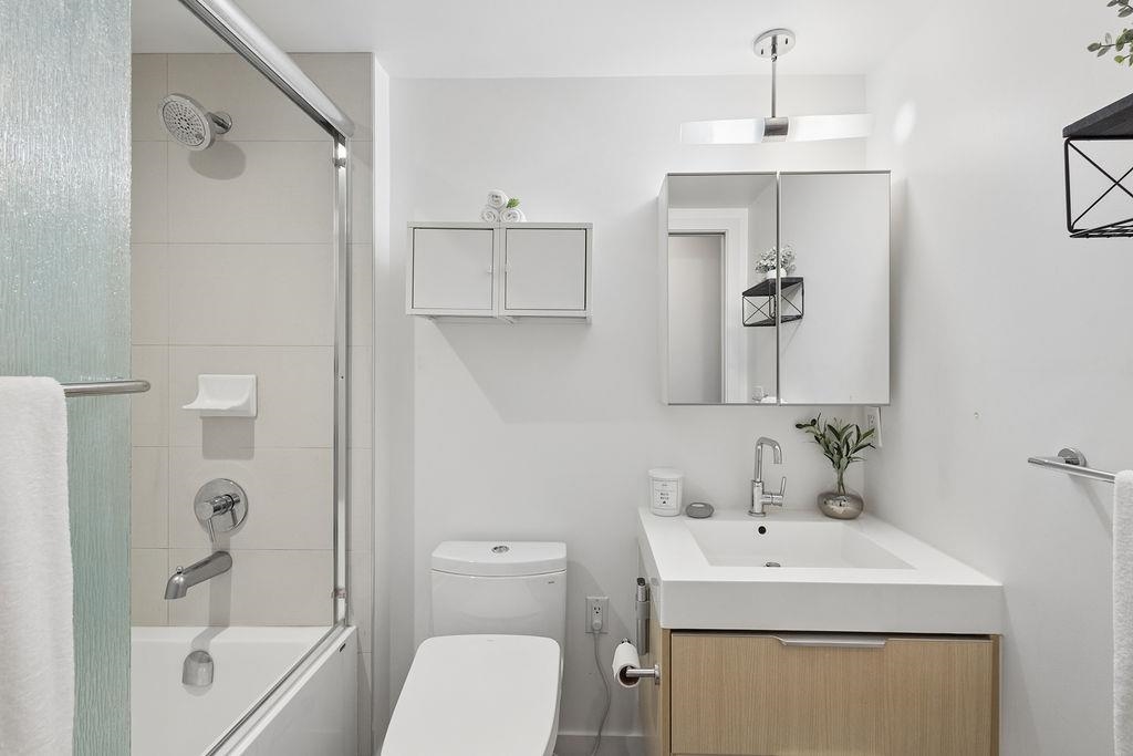 902 1325 ROLSTON STREET Unit: 902