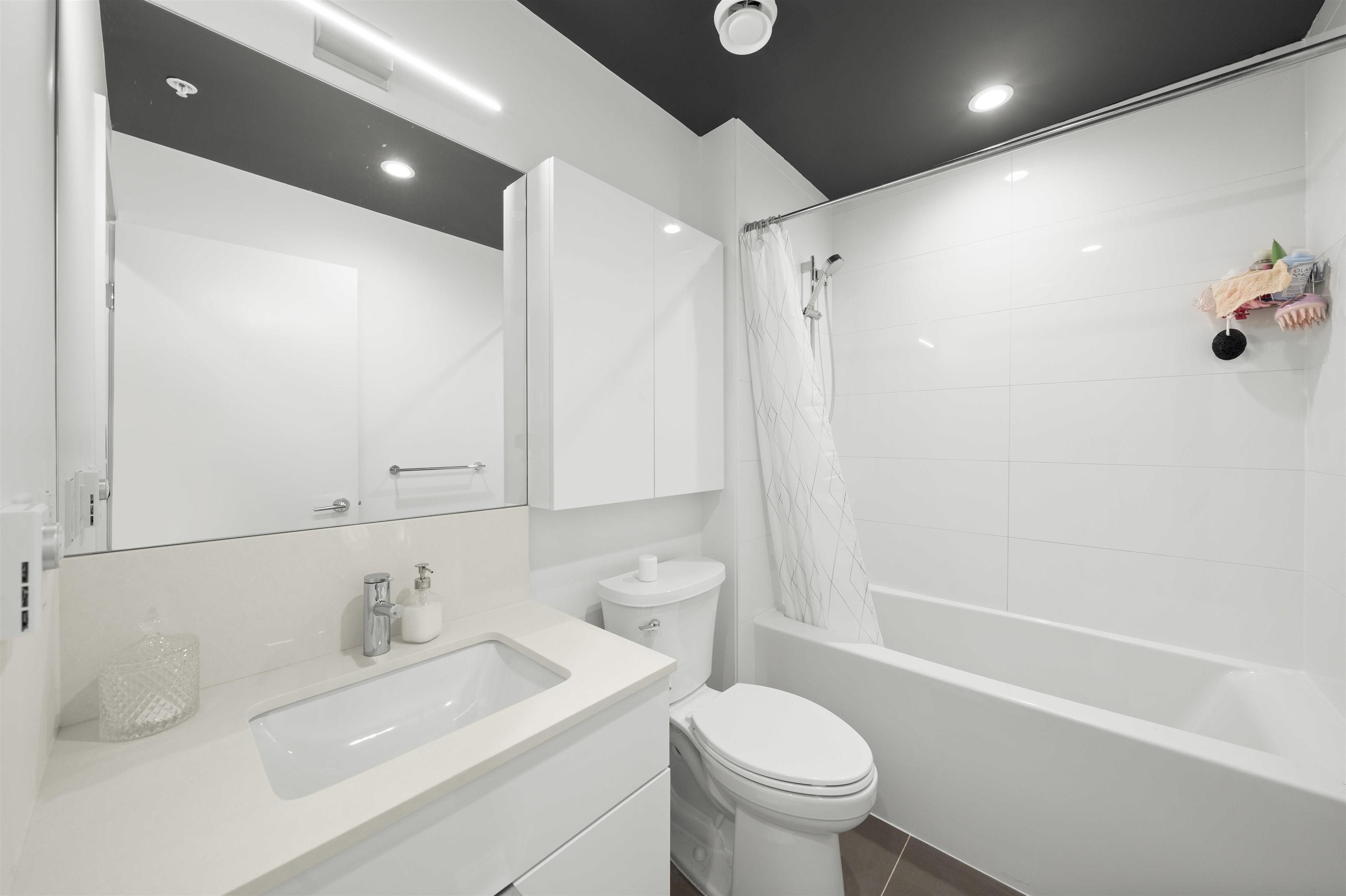 201 2446 SHAUGHNESSY STREET Unit: 201
