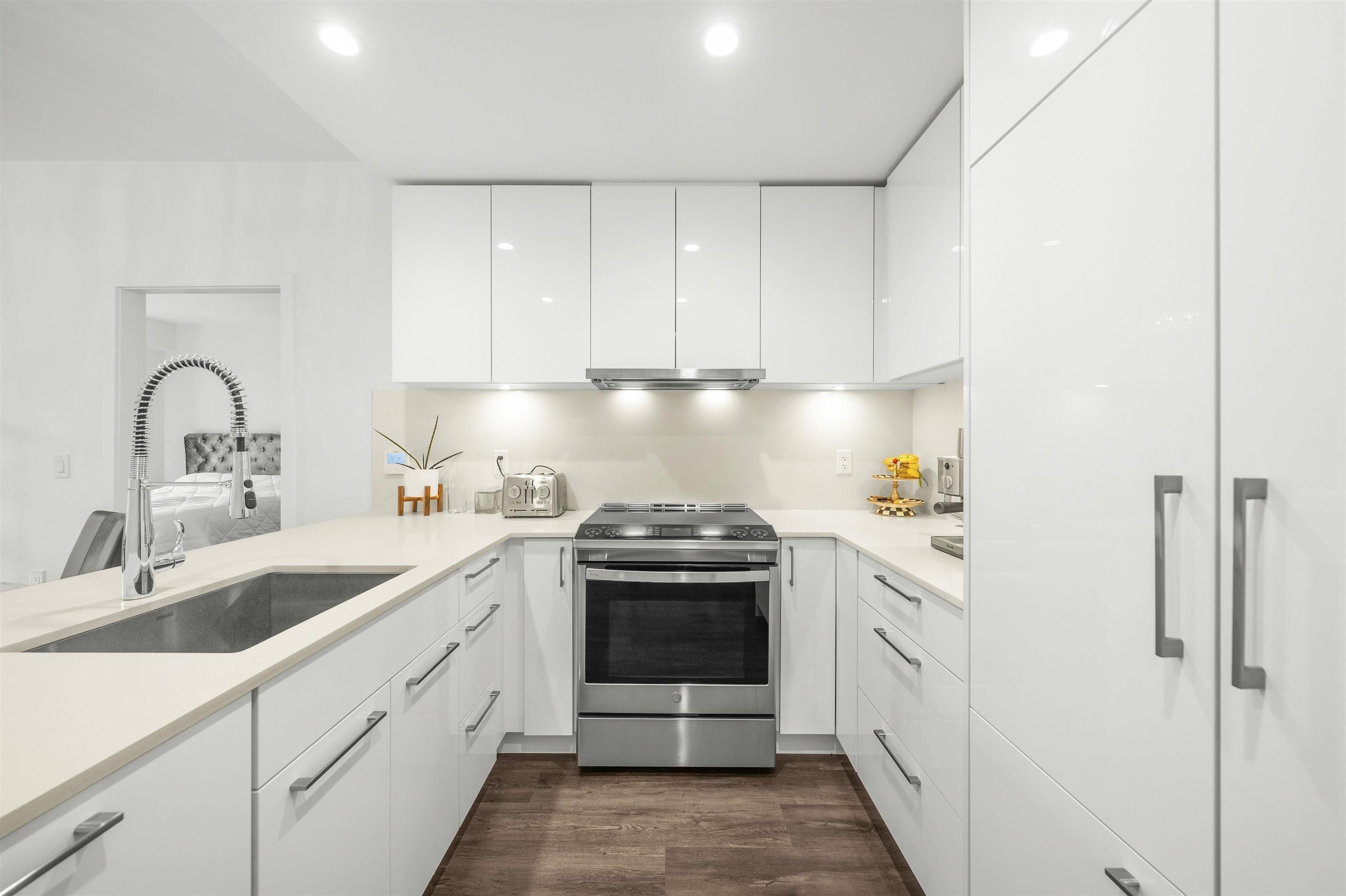 201 2446 SHAUGHNESSY STREET Unit: 201