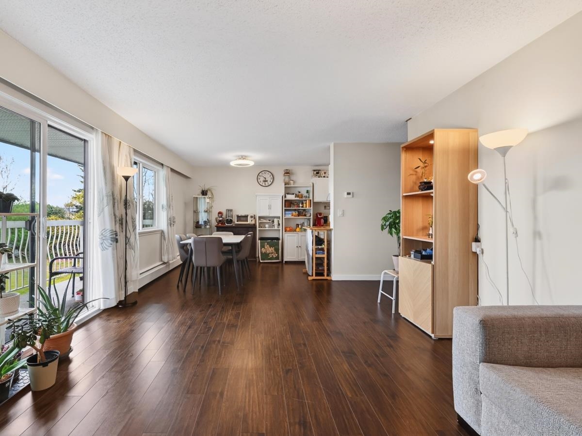 211 6340 BUSWELL STREET Unit: 211