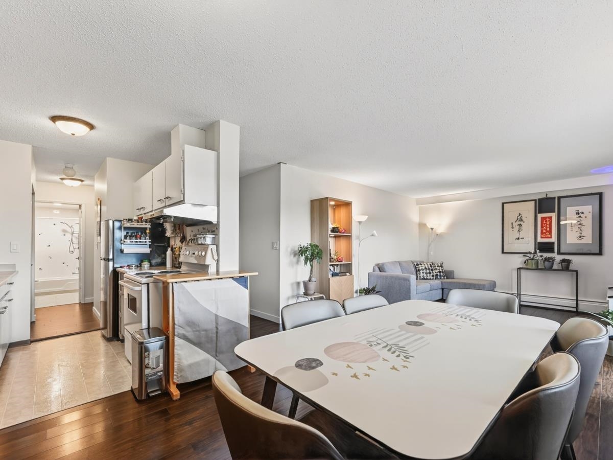 211 6340 BUSWELL STREET Unit: 211
