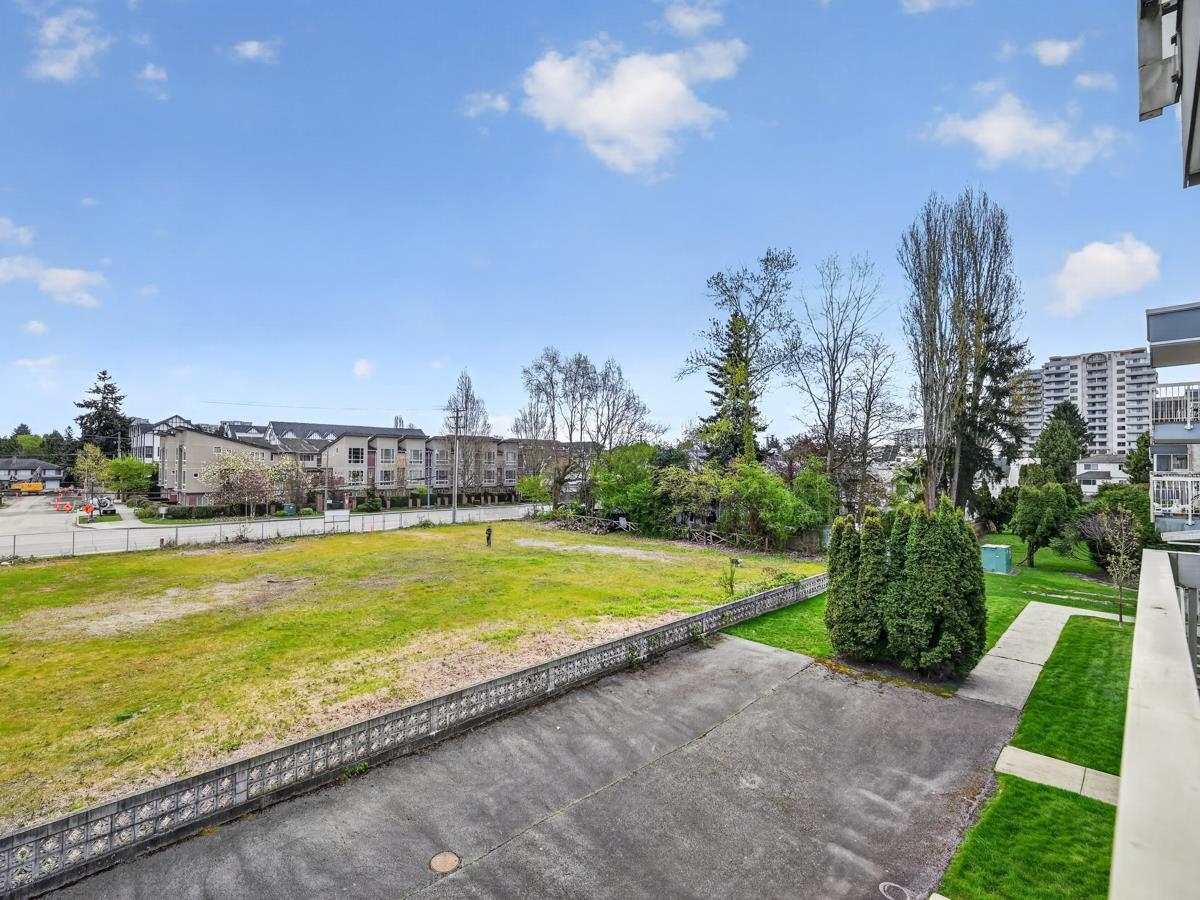 211 6340 BUSWELL STREET Unit: 211