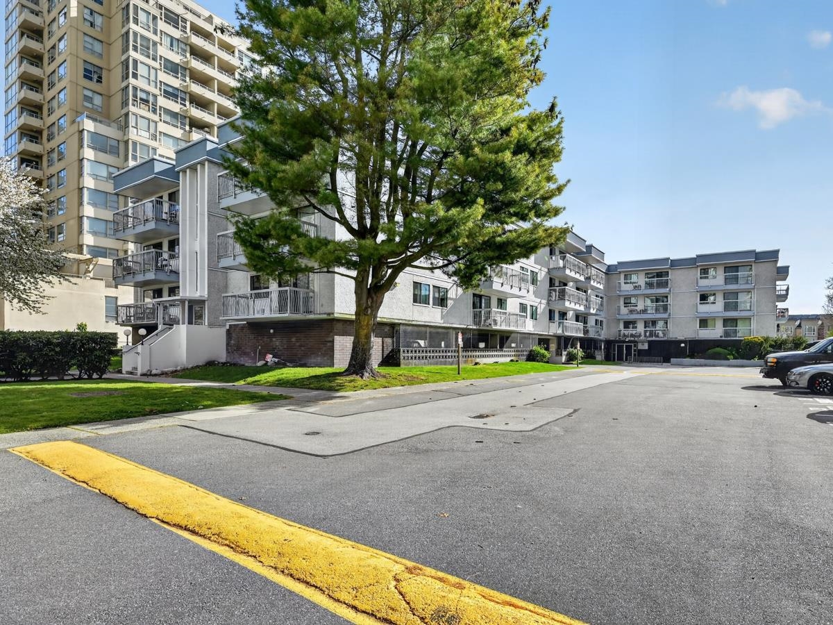211 6340 BUSWELL STREET Unit: 211