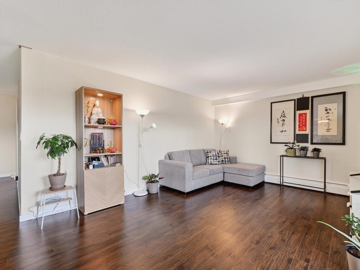 211 6340 BUSWELL STREET Unit: 211