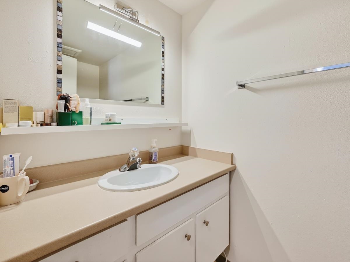 211 6340 BUSWELL STREET Unit: 211