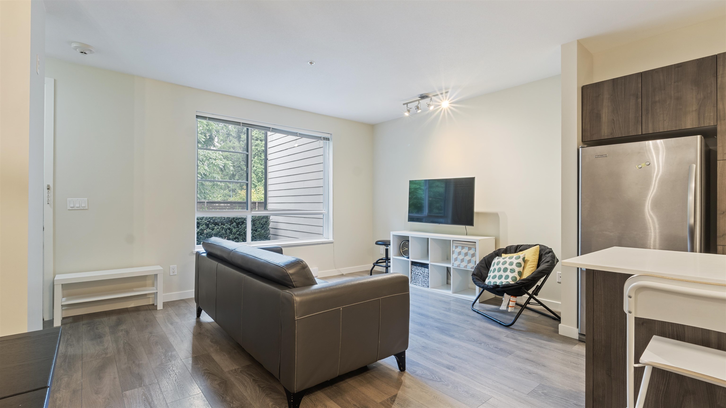 8 3728 THURSTON STREET Unit: 8