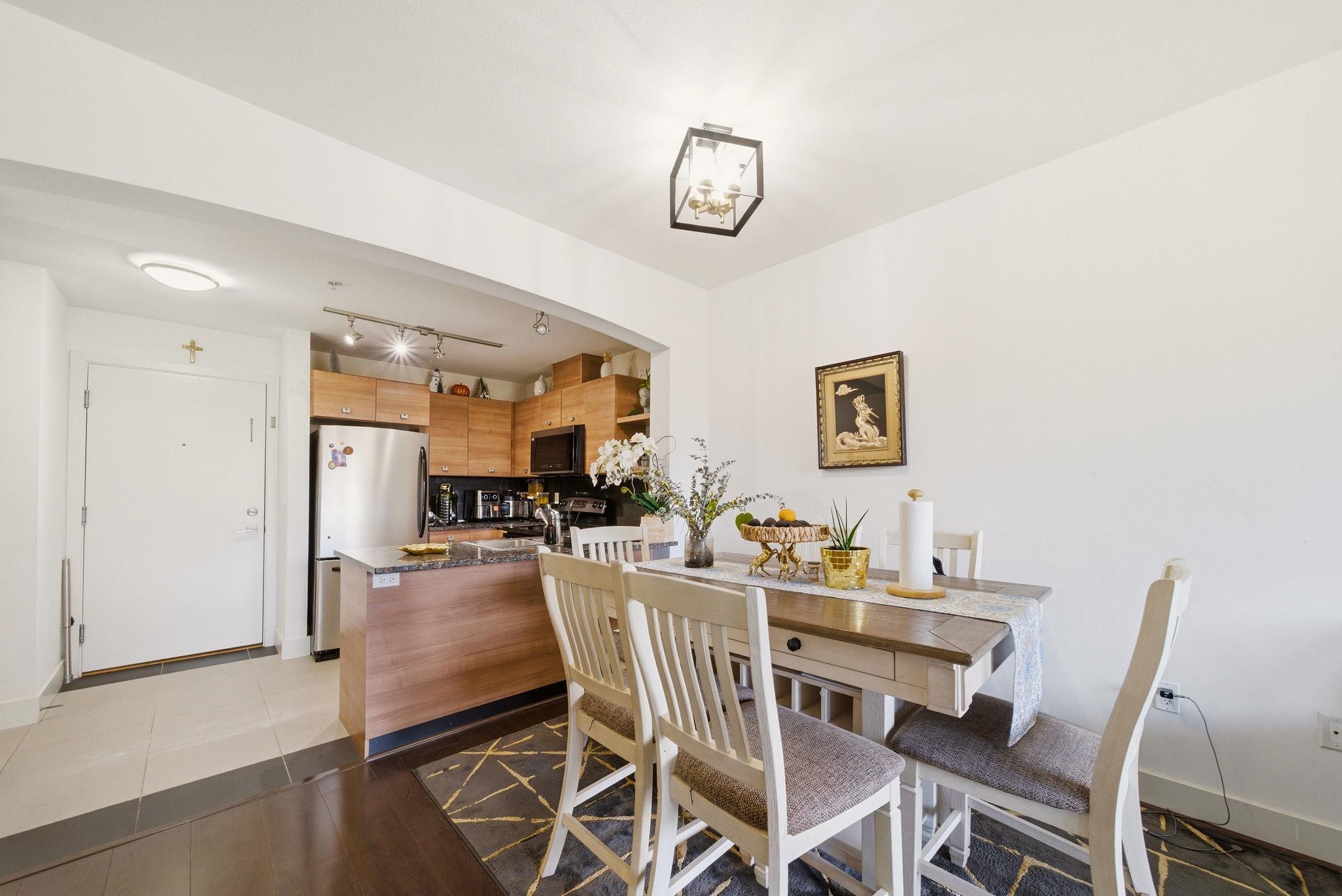 315 6688 120 STREET Unit: 315