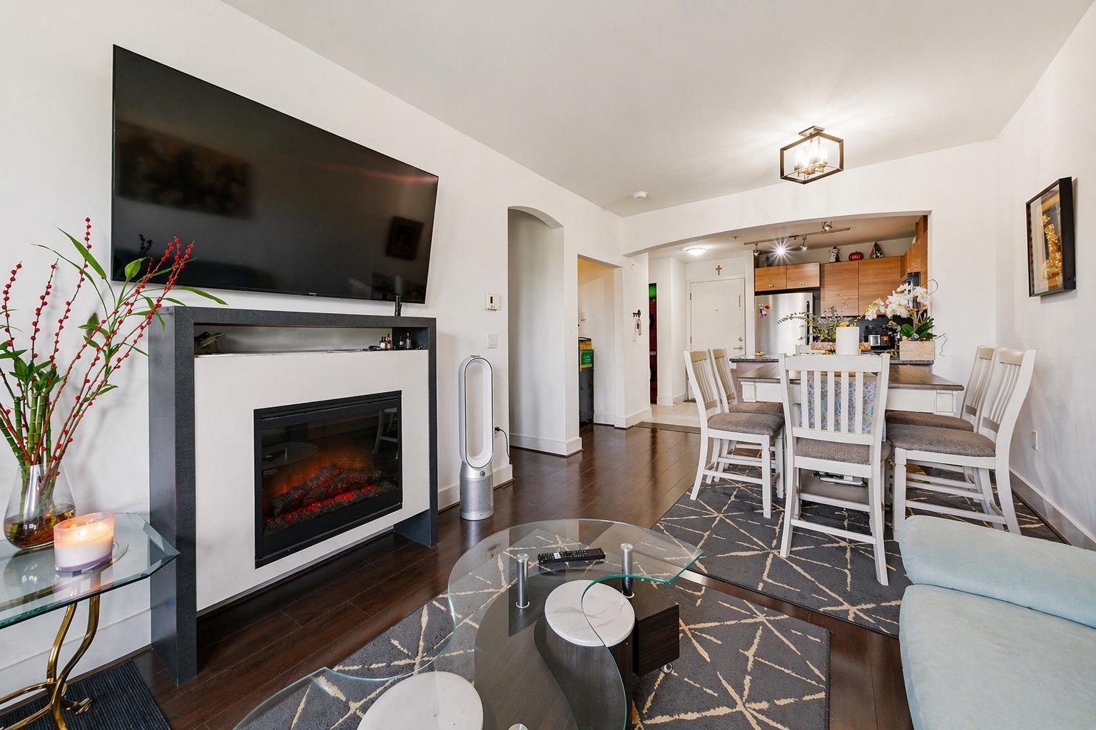 315 6688 120 STREET Unit: 315