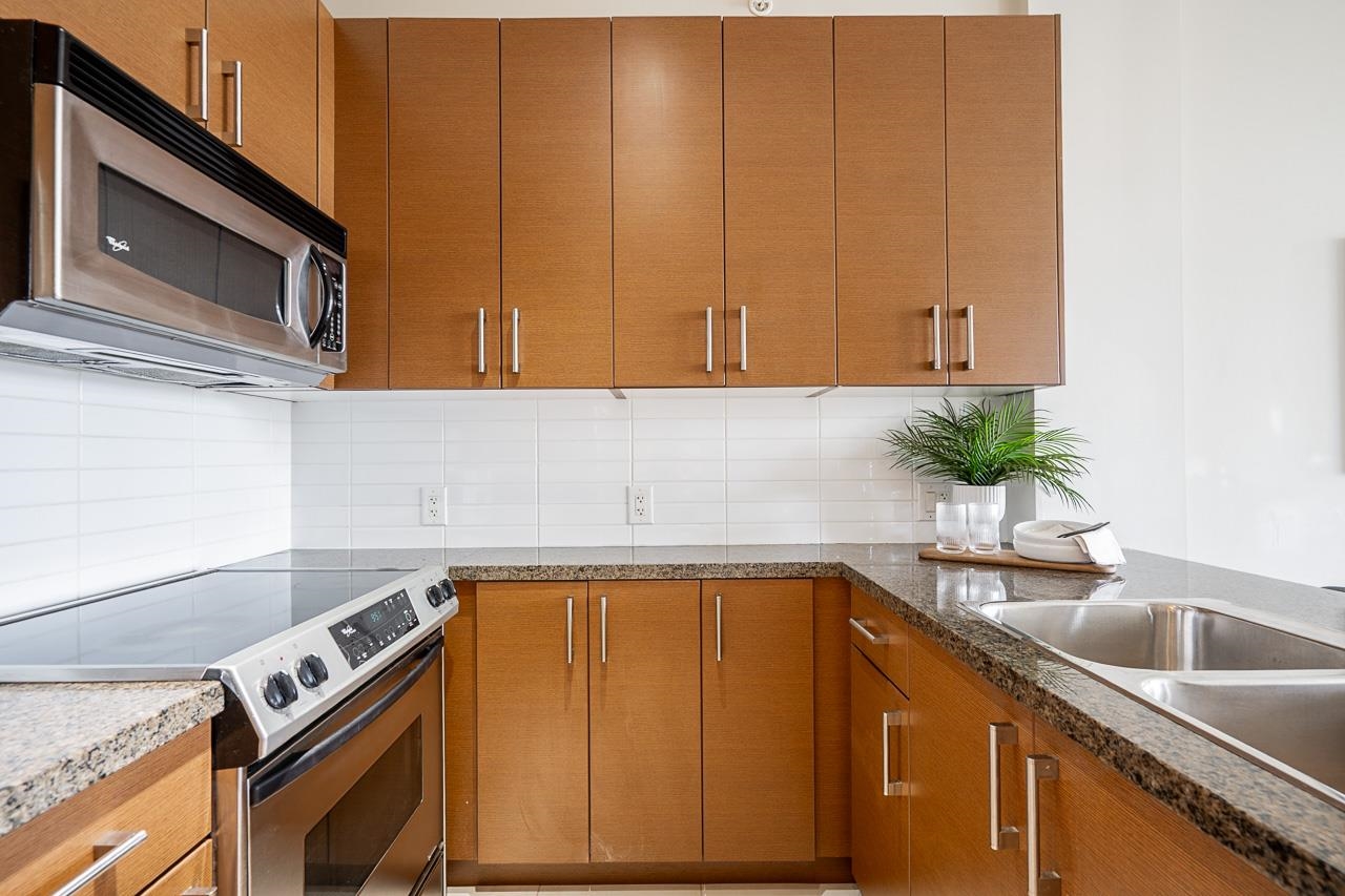 2305 2345 MADISON AVENUE Unit: 2305