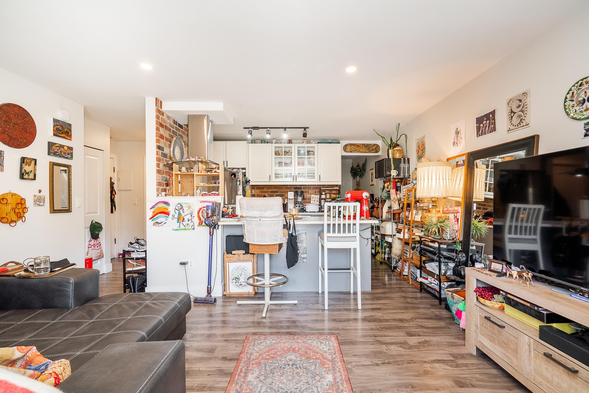 114 2250 OXFORD STREET Unit: 114